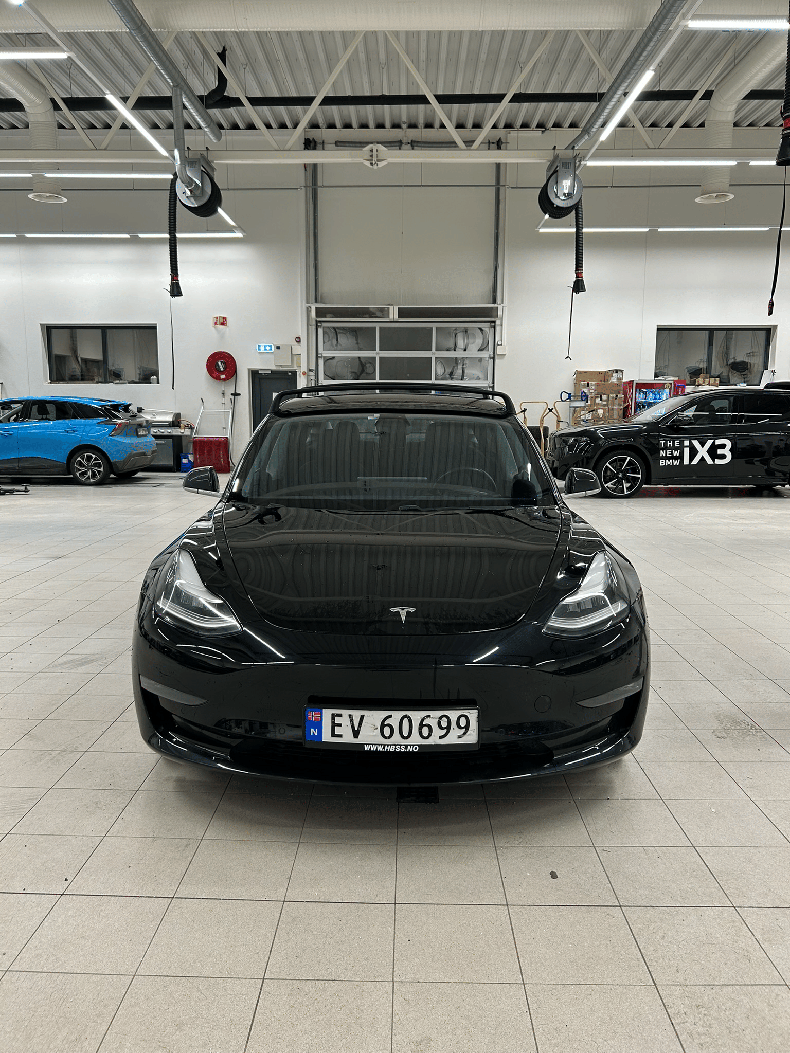 Tesla Model 3 Performance med Bluetooth audio