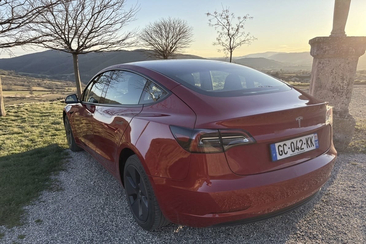 Tesla Model 3 Standard Range Plus avec Climatisation
