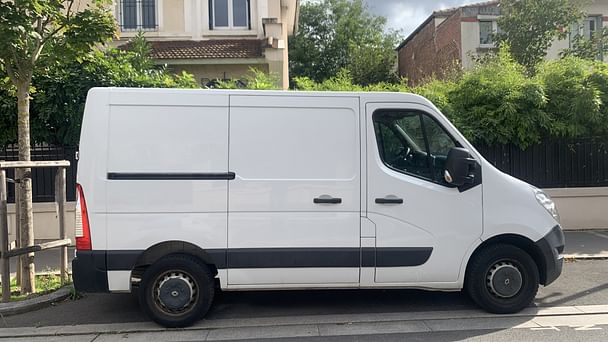 Renault Master 8m3 avec diable - GPS Carplay Android - Bluetooth - Radar - Camera - Regulateur avec Régulateur de vitesse