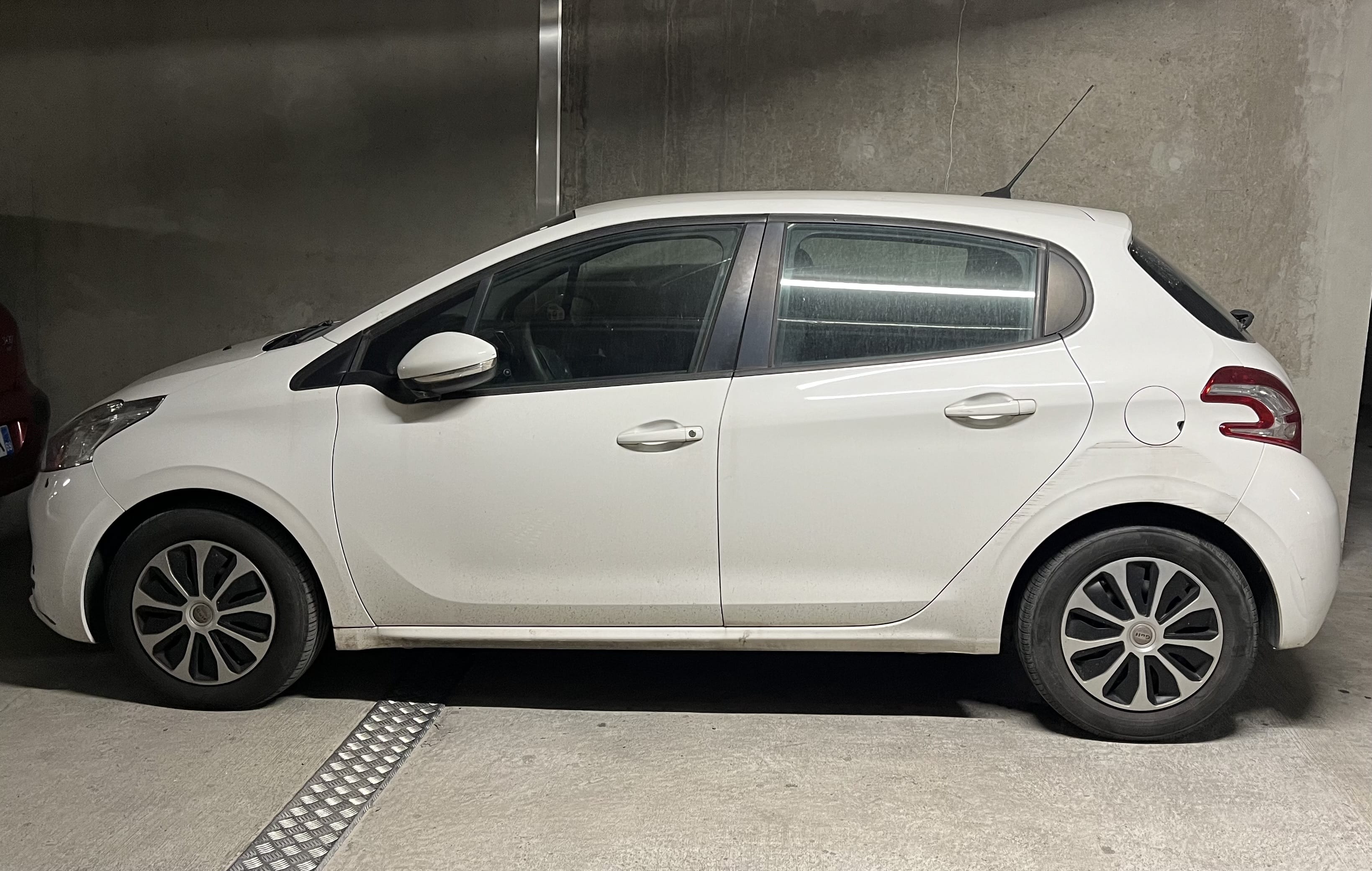 Peugeot 208 avec Climatisation