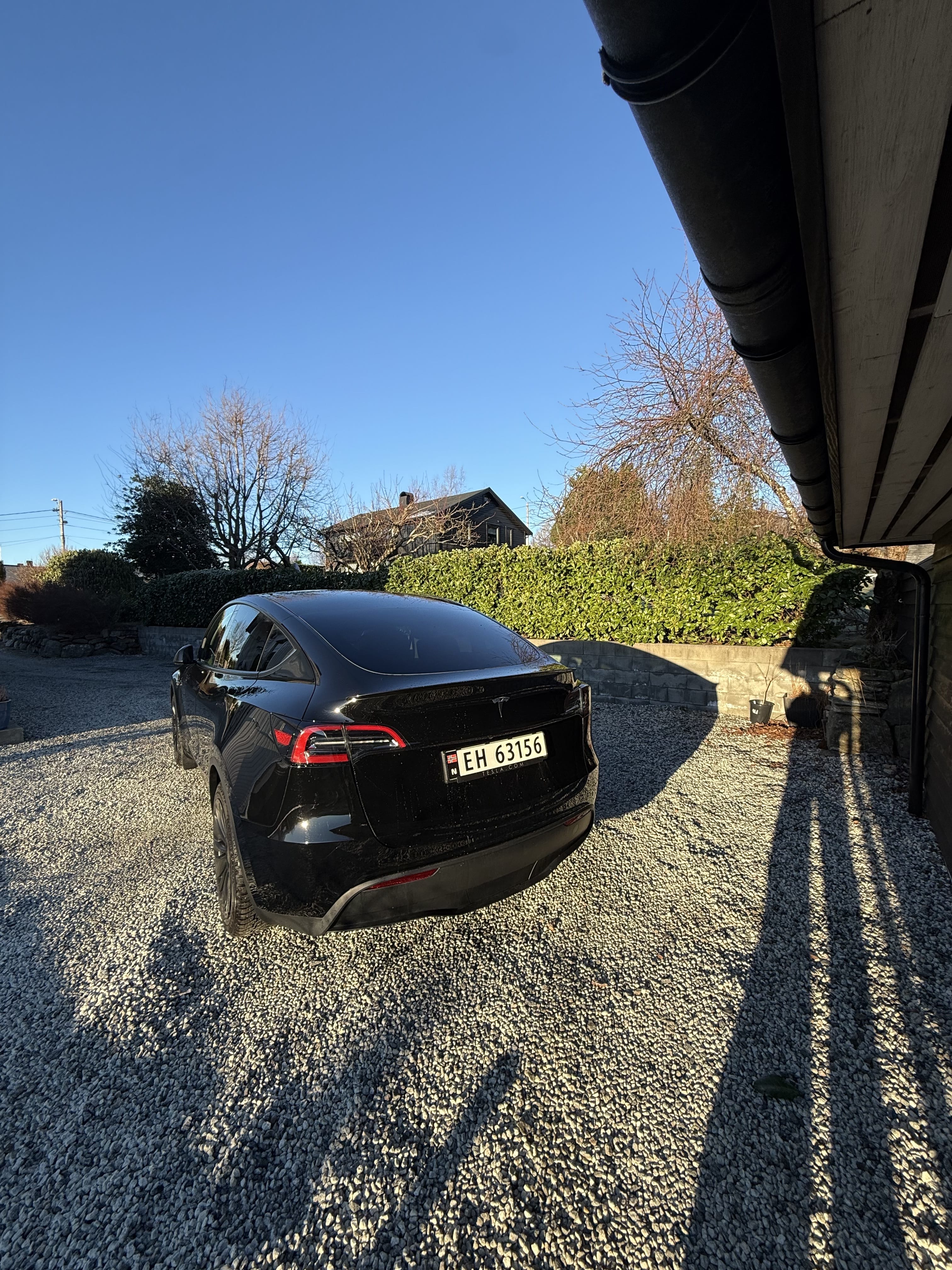 Tesla Model Y Standard Range med GPS