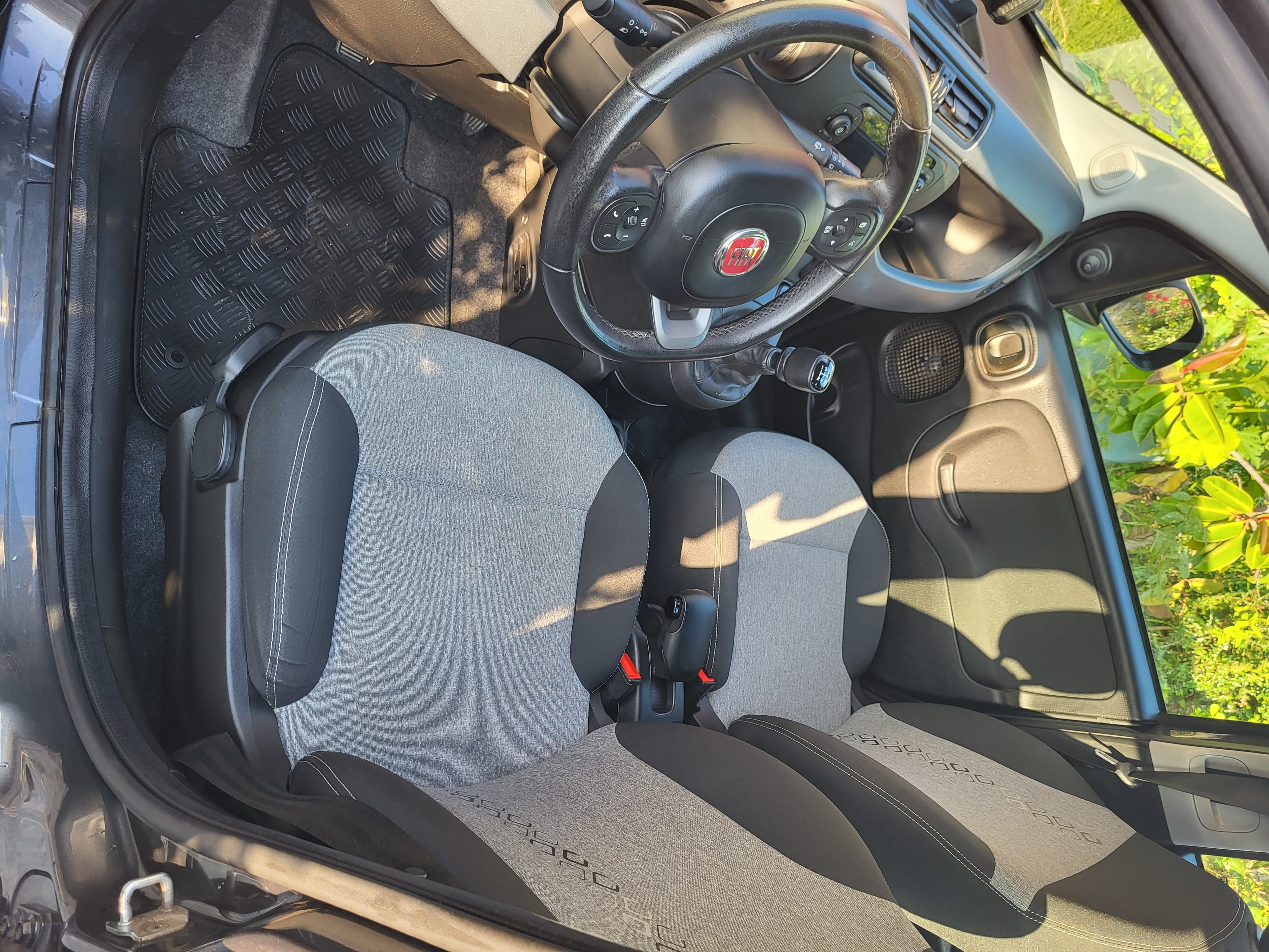 Fiat Panda 1.2 essence avec Audio Bluetooth
