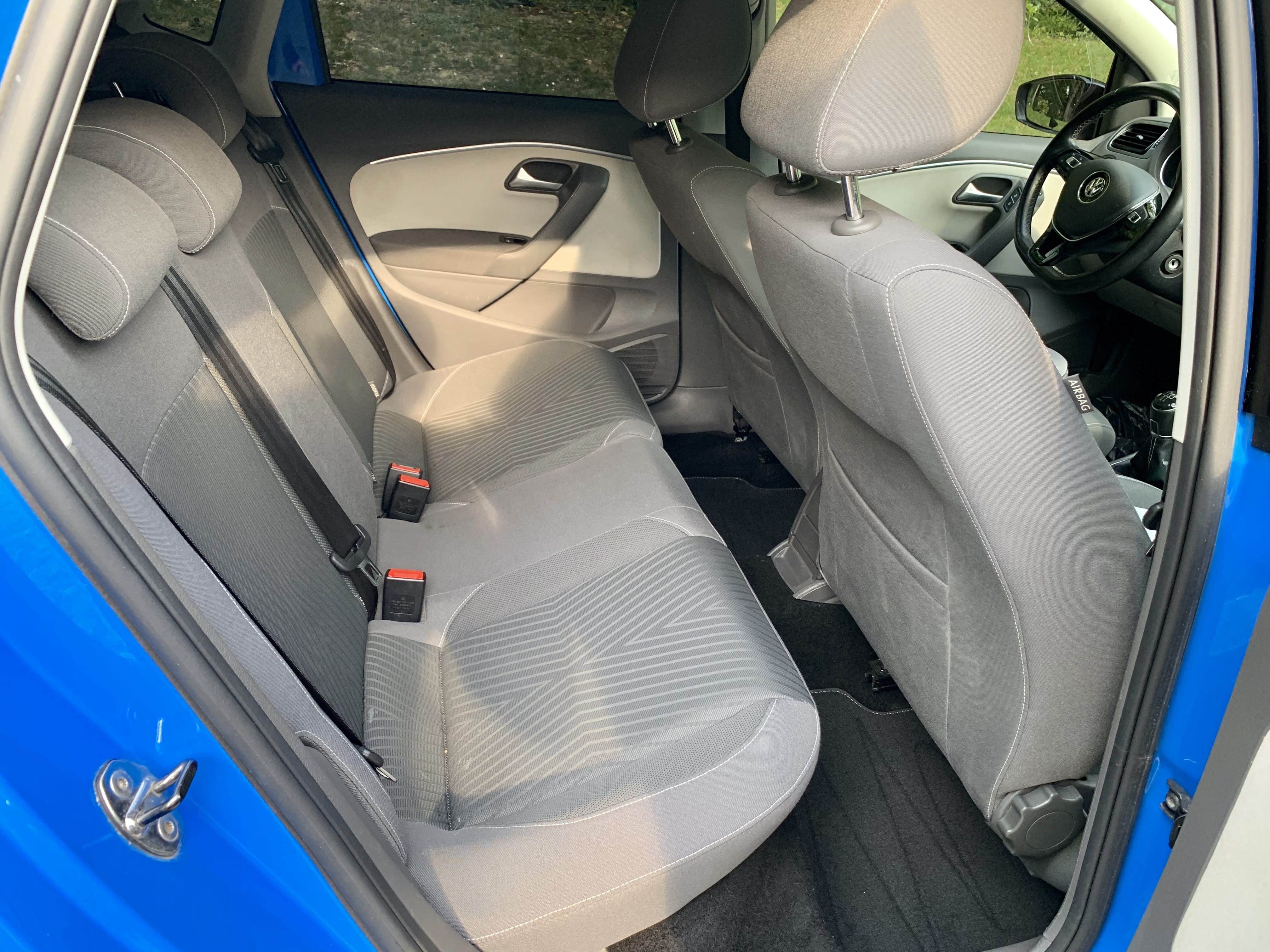 Volkswagen Polo  Louez la Volkswagen Polo TDI – Dynamisme, Confort et Économie de Carburant !