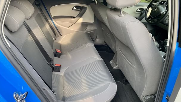 Volkswagen Polo Louez la Volkswagen Polo TDI – Dynamisme, Confort et Économie de Carburant !