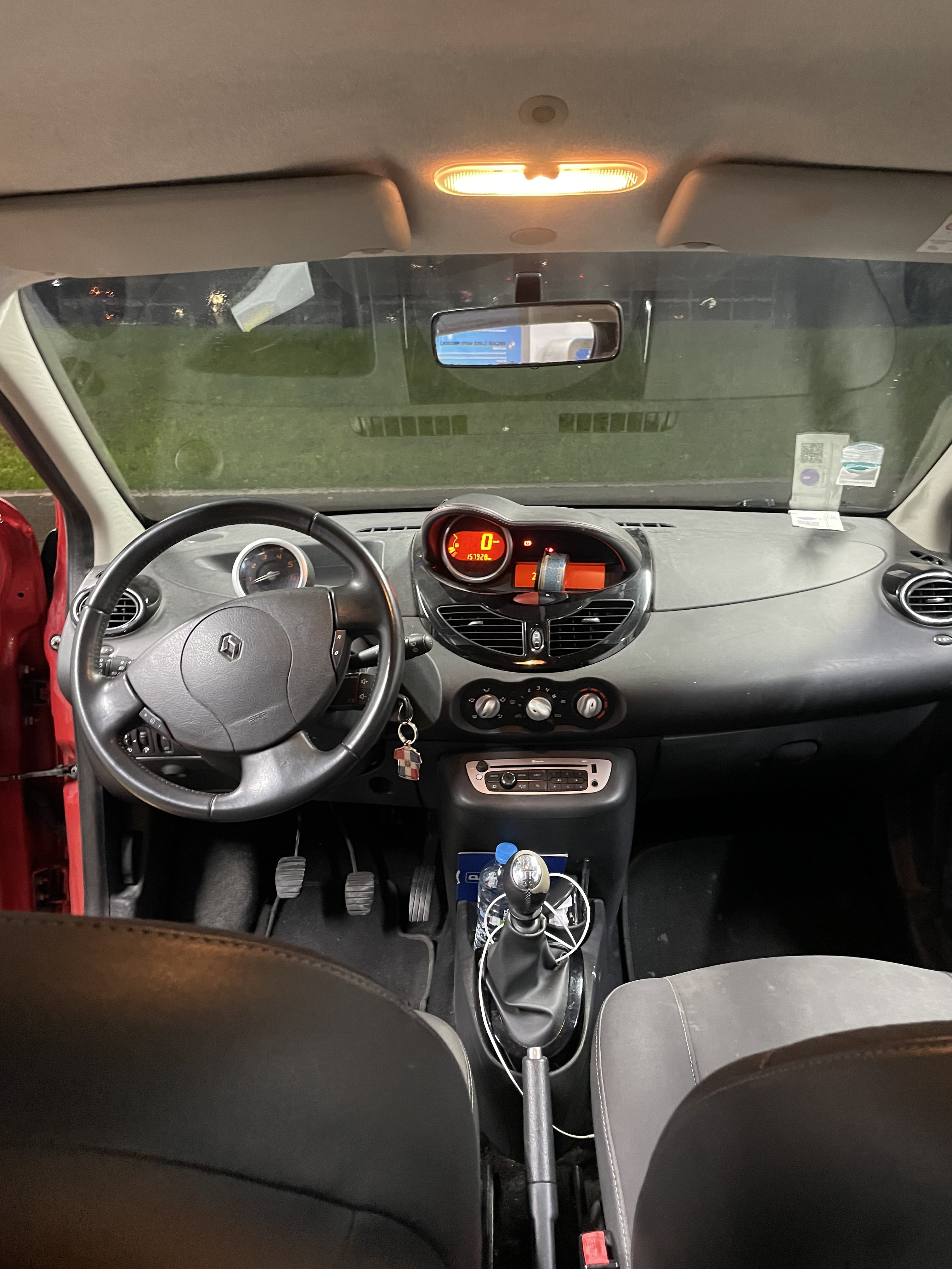 Renault Twingo II avec Entrée audio / iPod