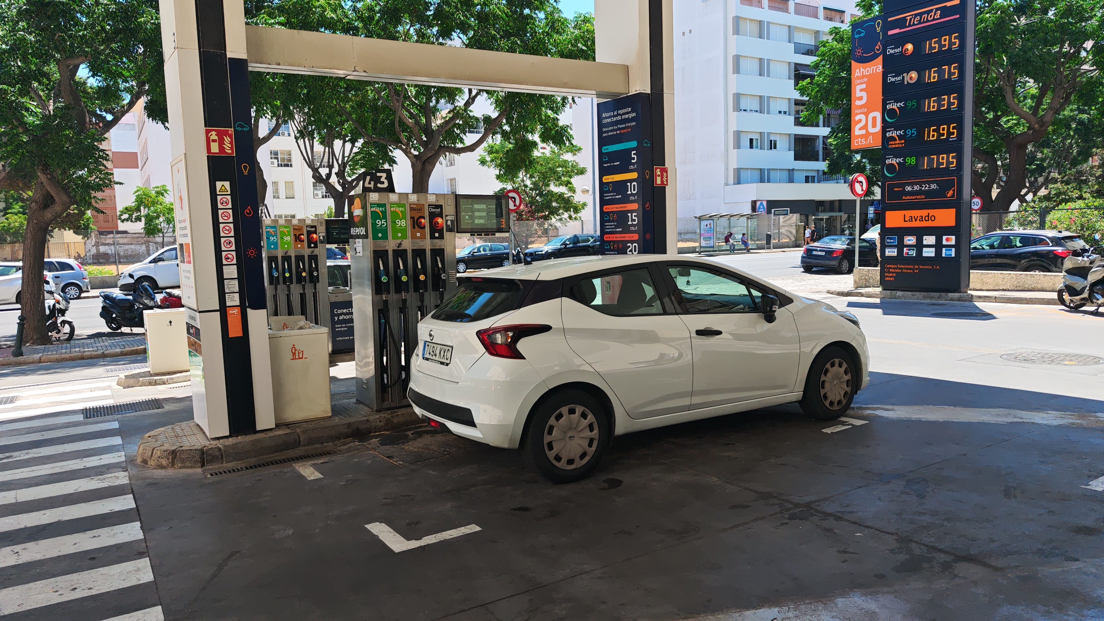 Nissan Micra con Puertos de carga USB