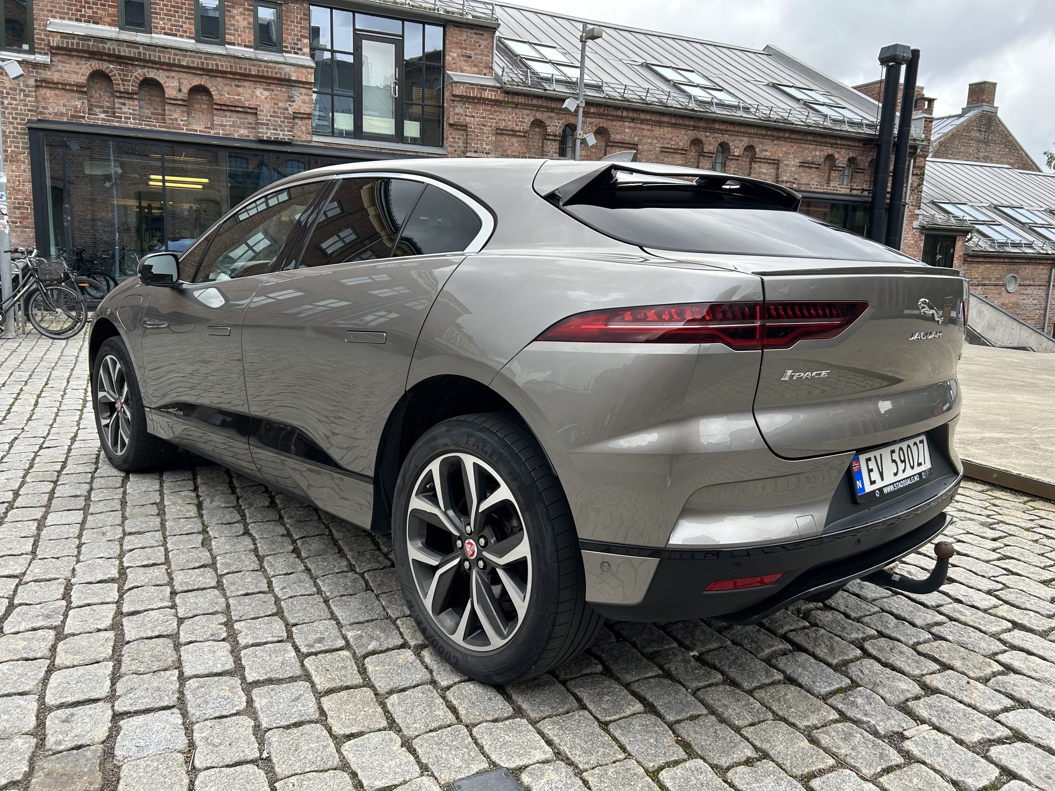 Jaguar I-Pace EV400 HSE med GPS