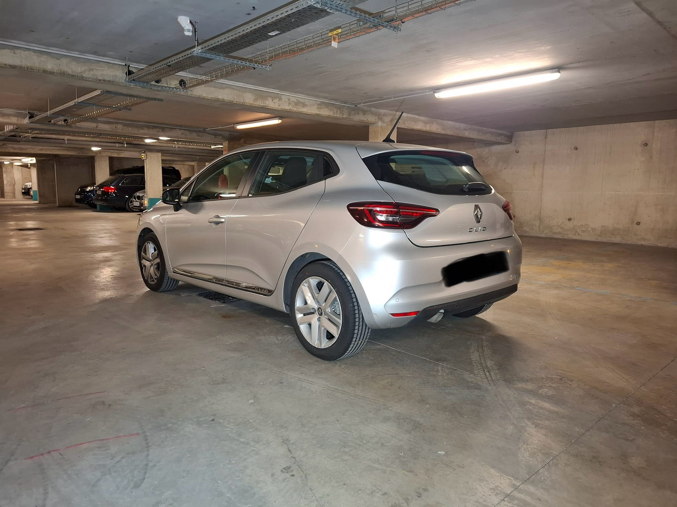 Renault Clio FZ123 avec GPS