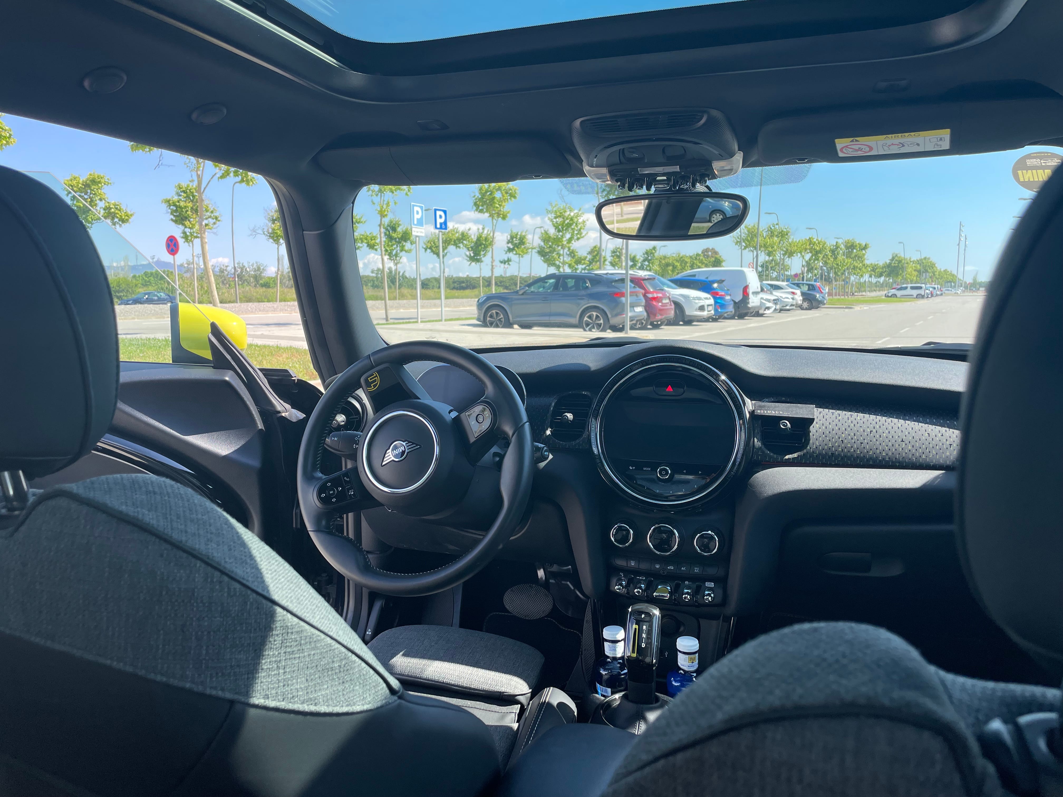 Mini Cooper SE con Control de velocidad
