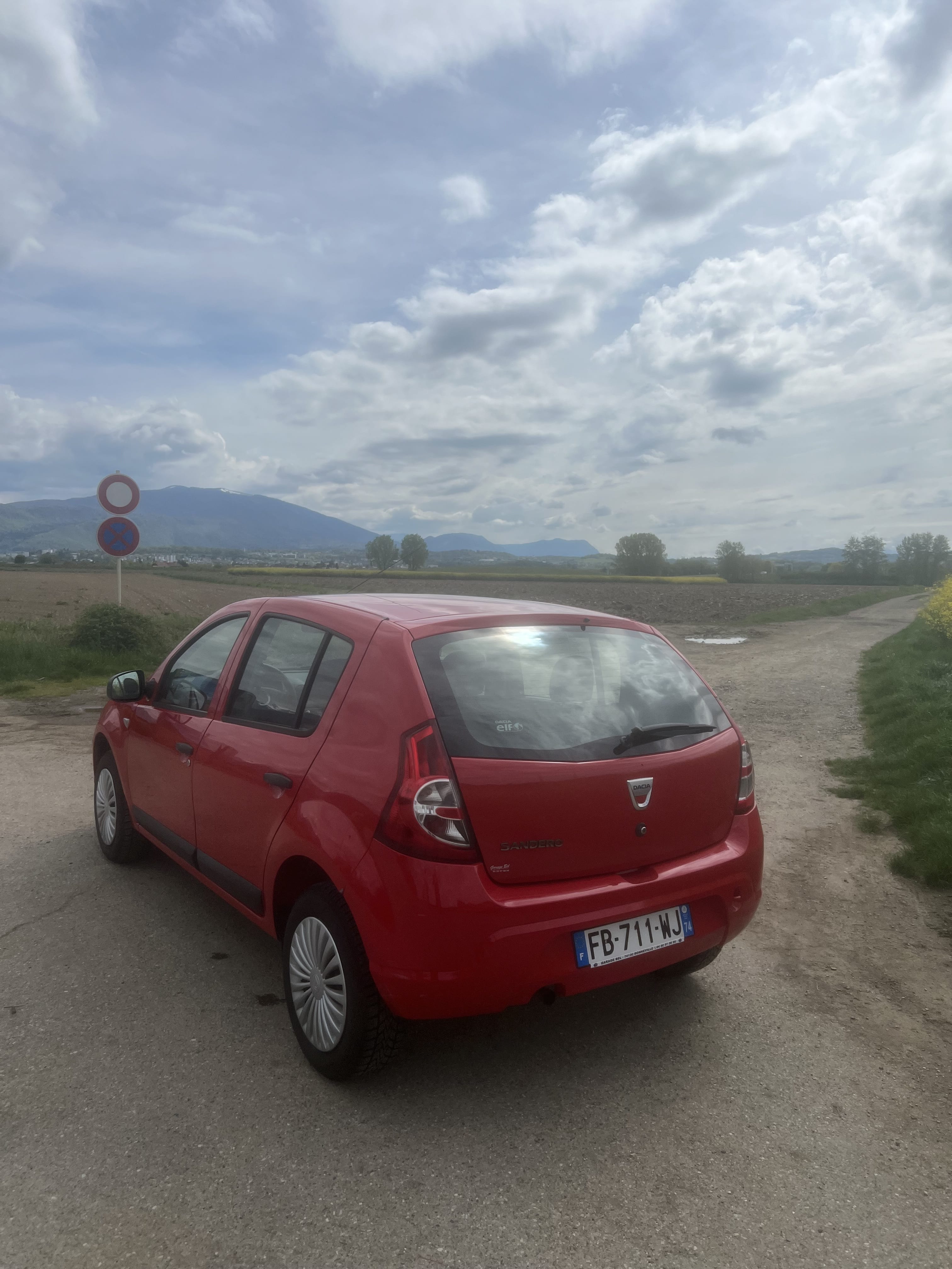 Dacia Sandero 1.2 avec Entrée audio / iPod