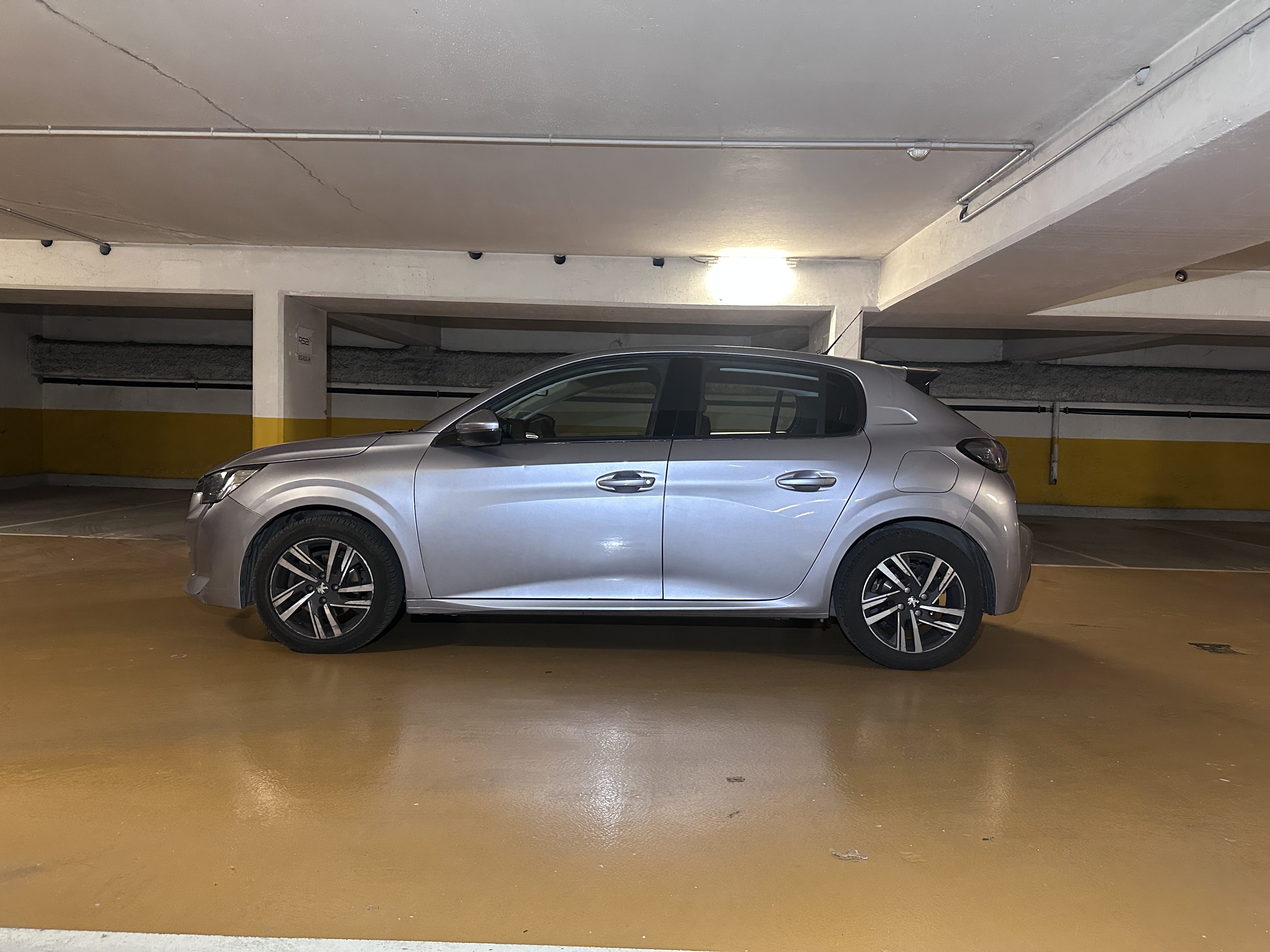Peugeot 208 avec Climatisation