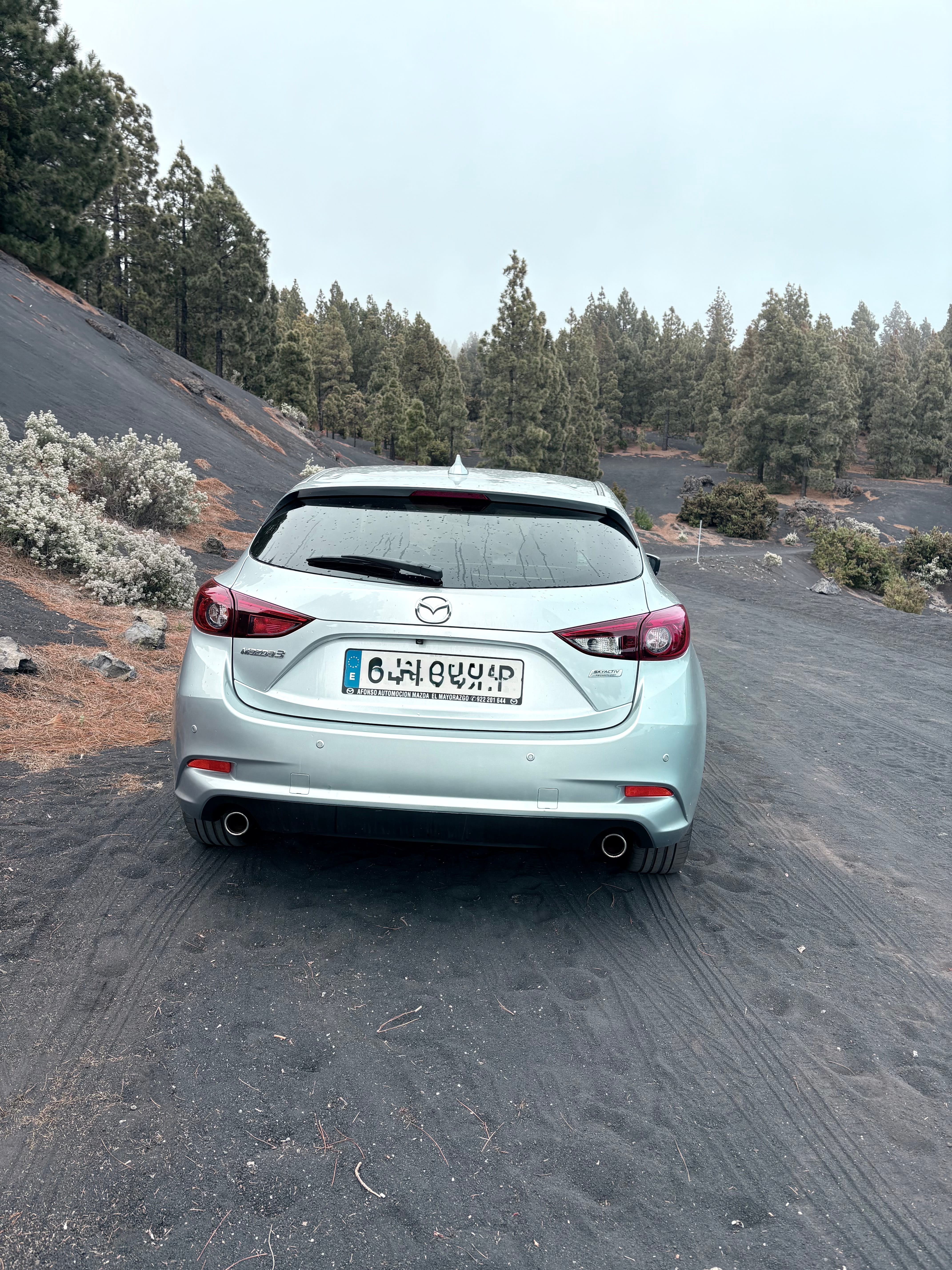 Mazda 3 2.0 Skyactiv con Cámara de marcha atrás