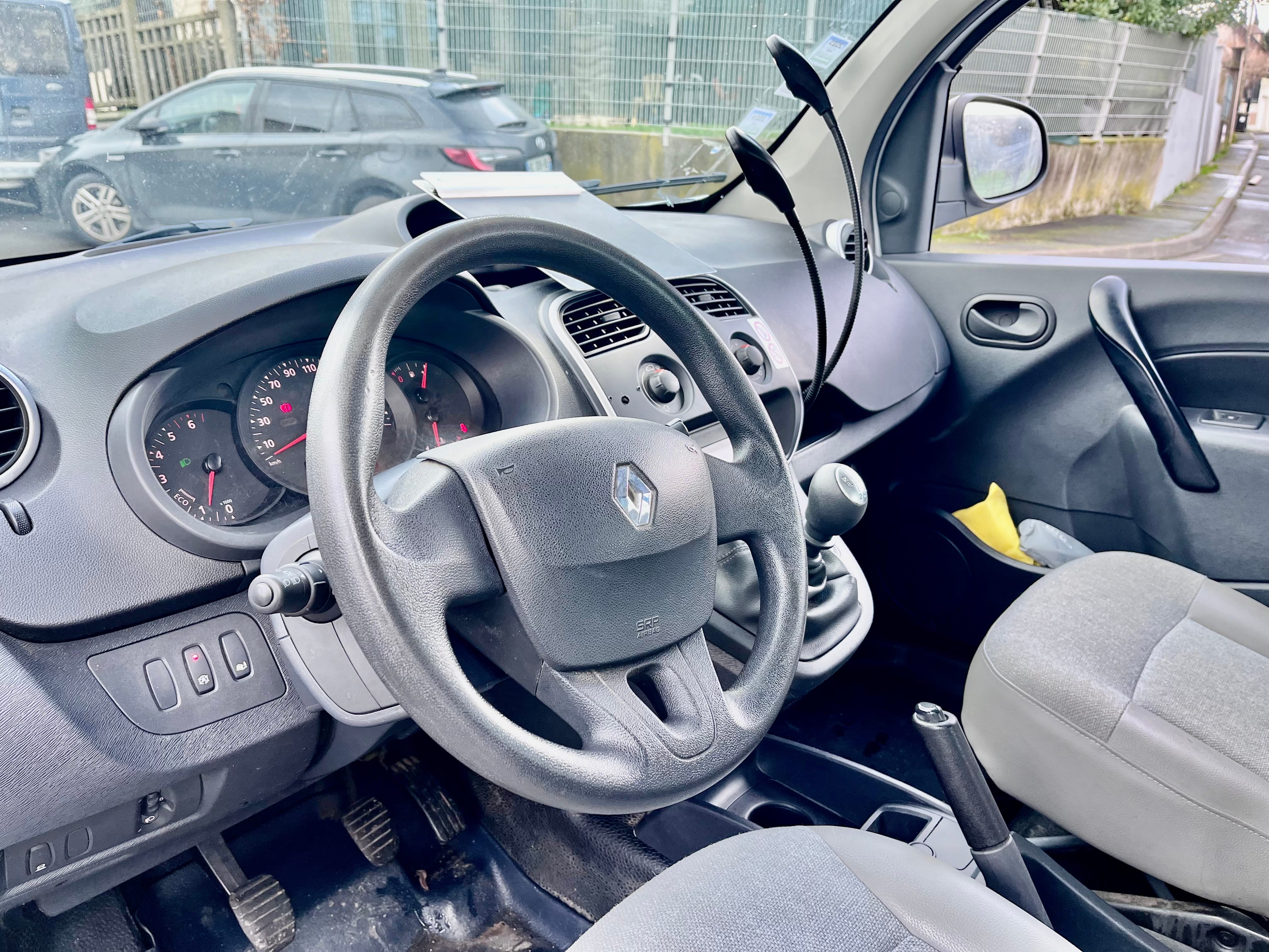 Renault Kangoo Express Kangoo Maxi XXL – Déménagement / Ikea / Frigo / Machine à laver – 4m³ avec Autoradio