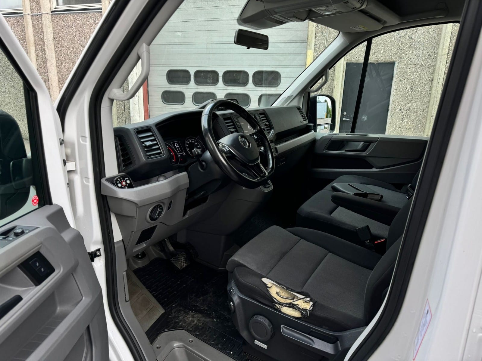 Volkswagen Crafter 2.0 TDI 177HK automatic med lift med Ryggekamera