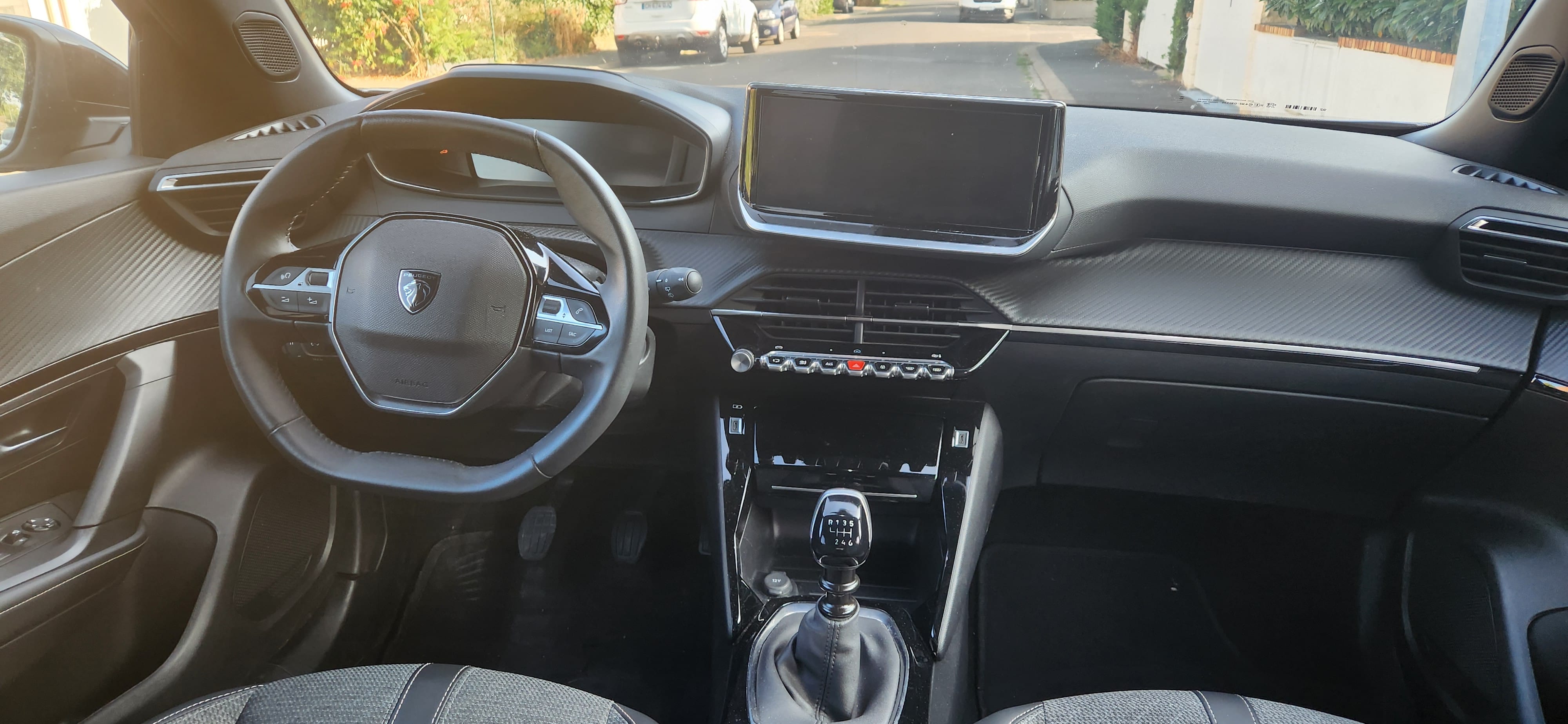 Peugeot 2008 avec GPS