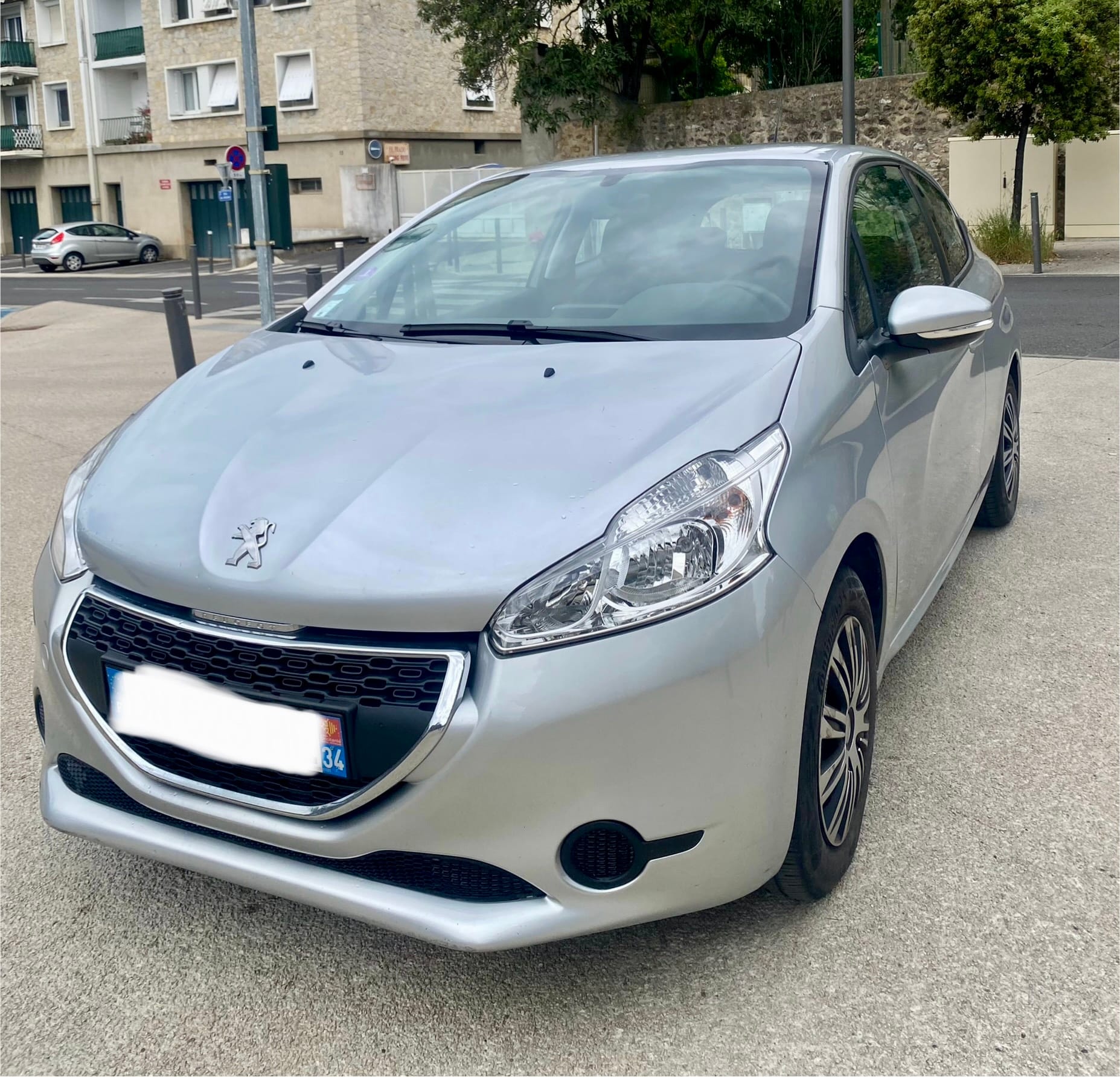 Peugeot 208, 2015, Essence 95