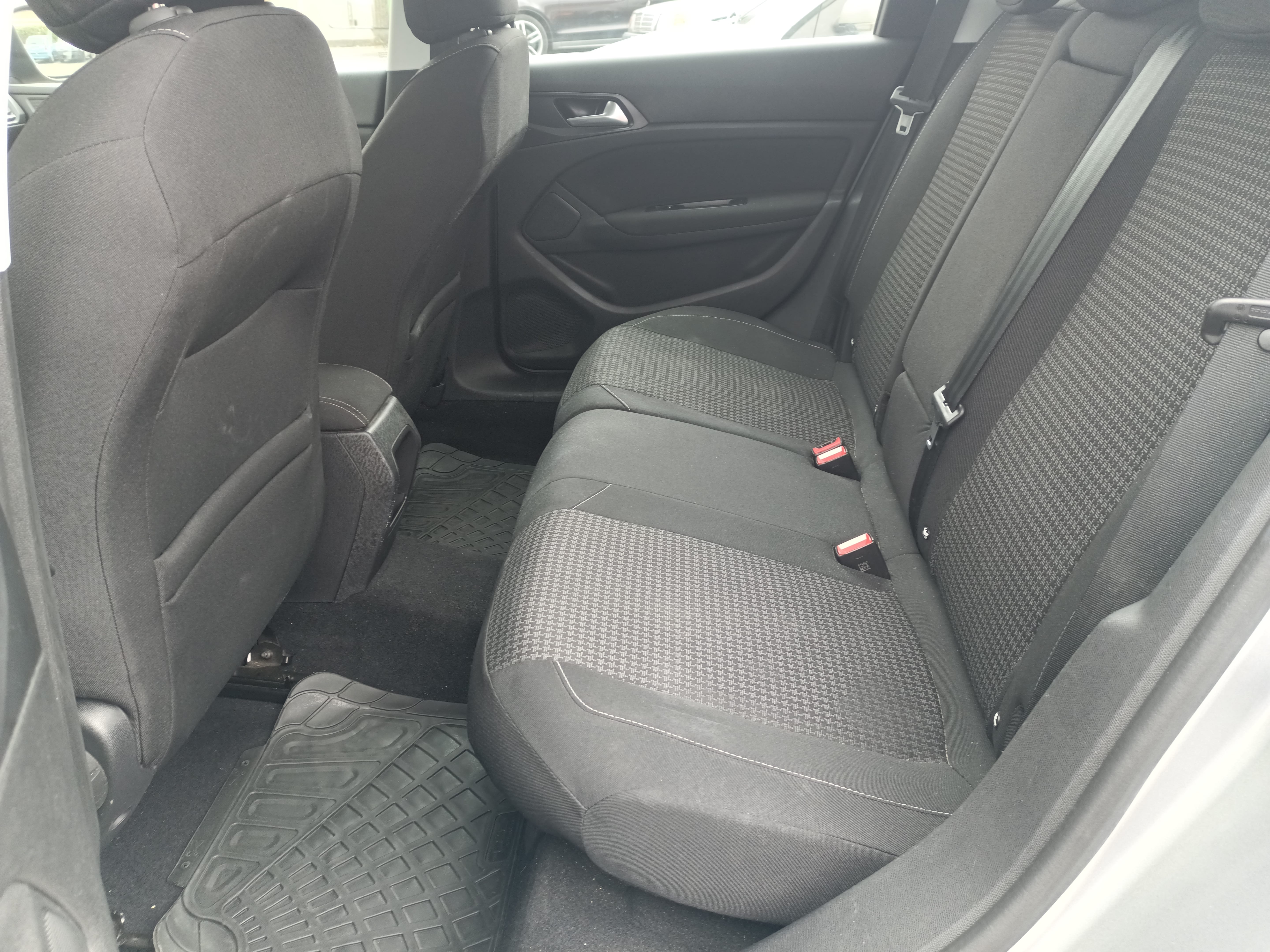 Peugeot 308 avec Apple CarPlay