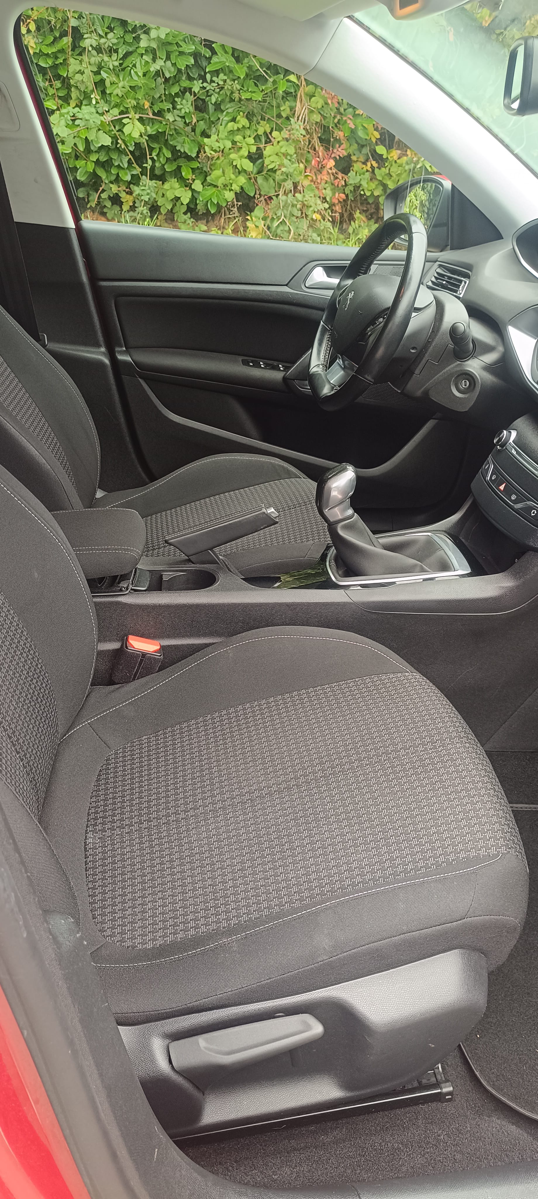 Peugeot 308 110 ch avec Siège bébé