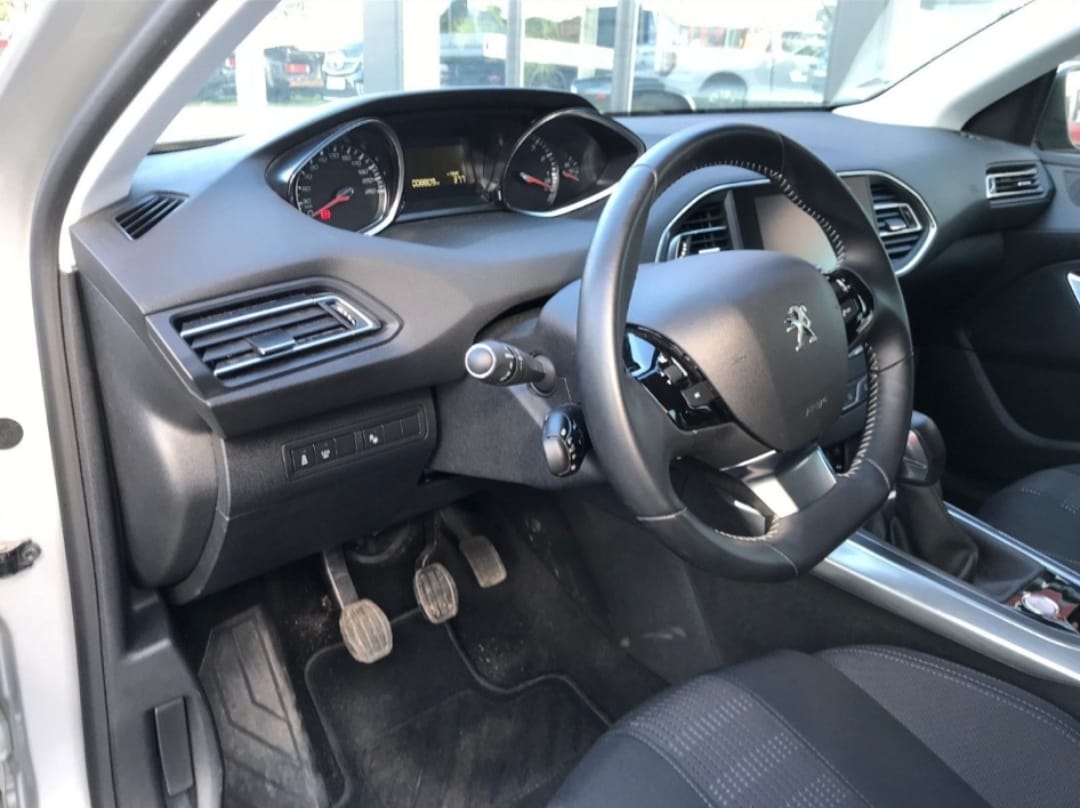 Peugeot 308 1,2 pur tech avec Climatisation