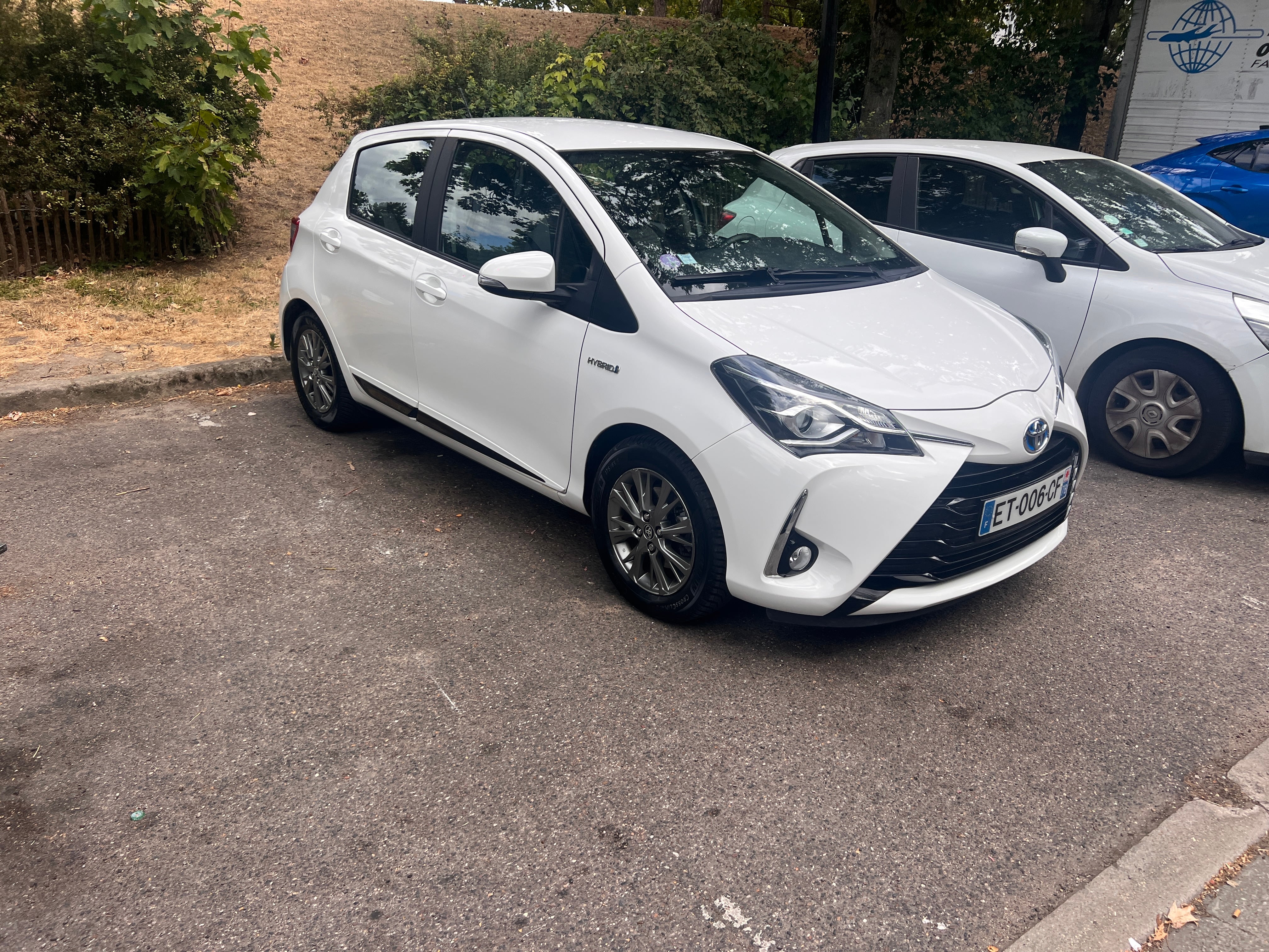 Toyota Yaris, 2017, Essence 95 / Électrique (hybride), automatique