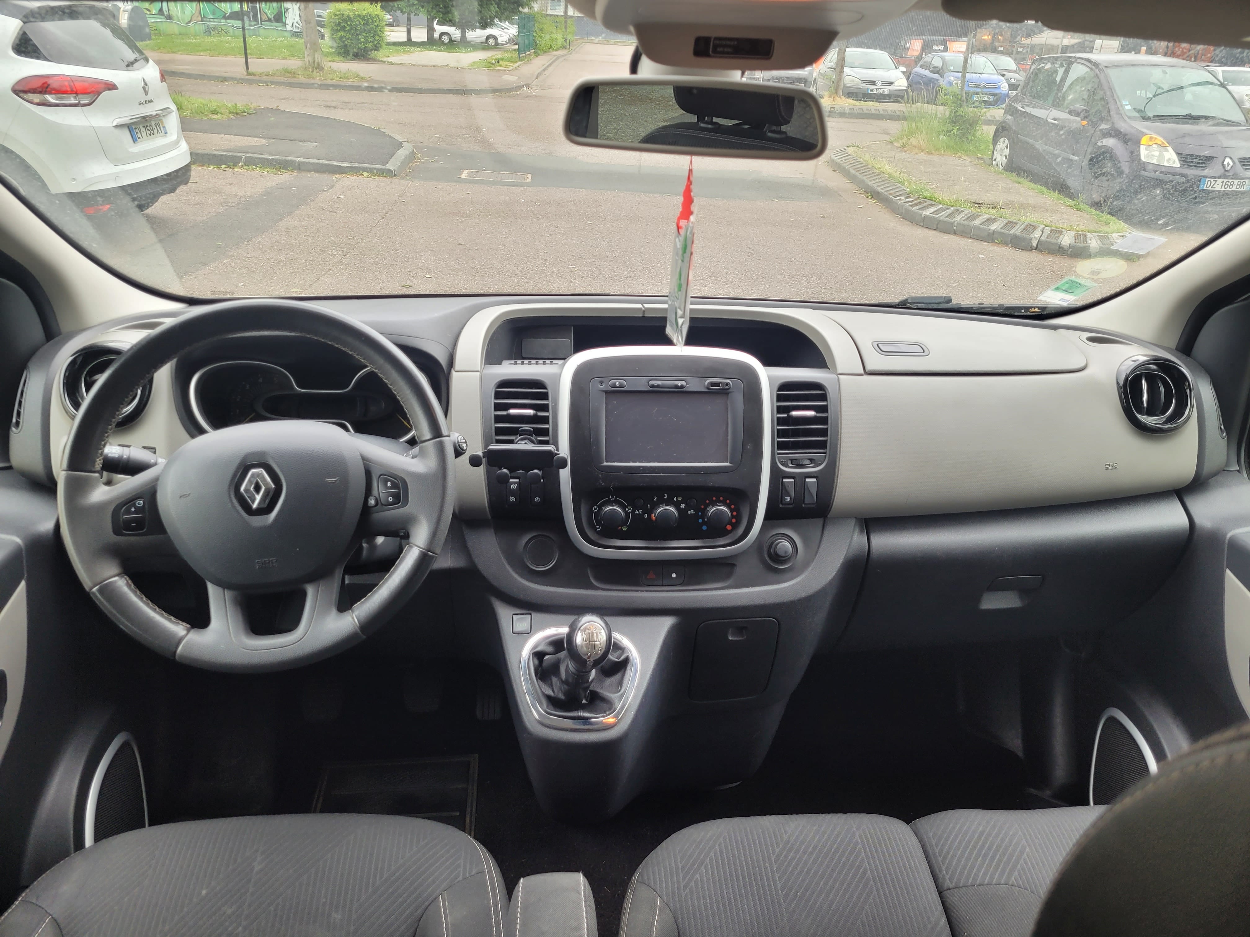 Renault Trafic Passenger mit Tempomat