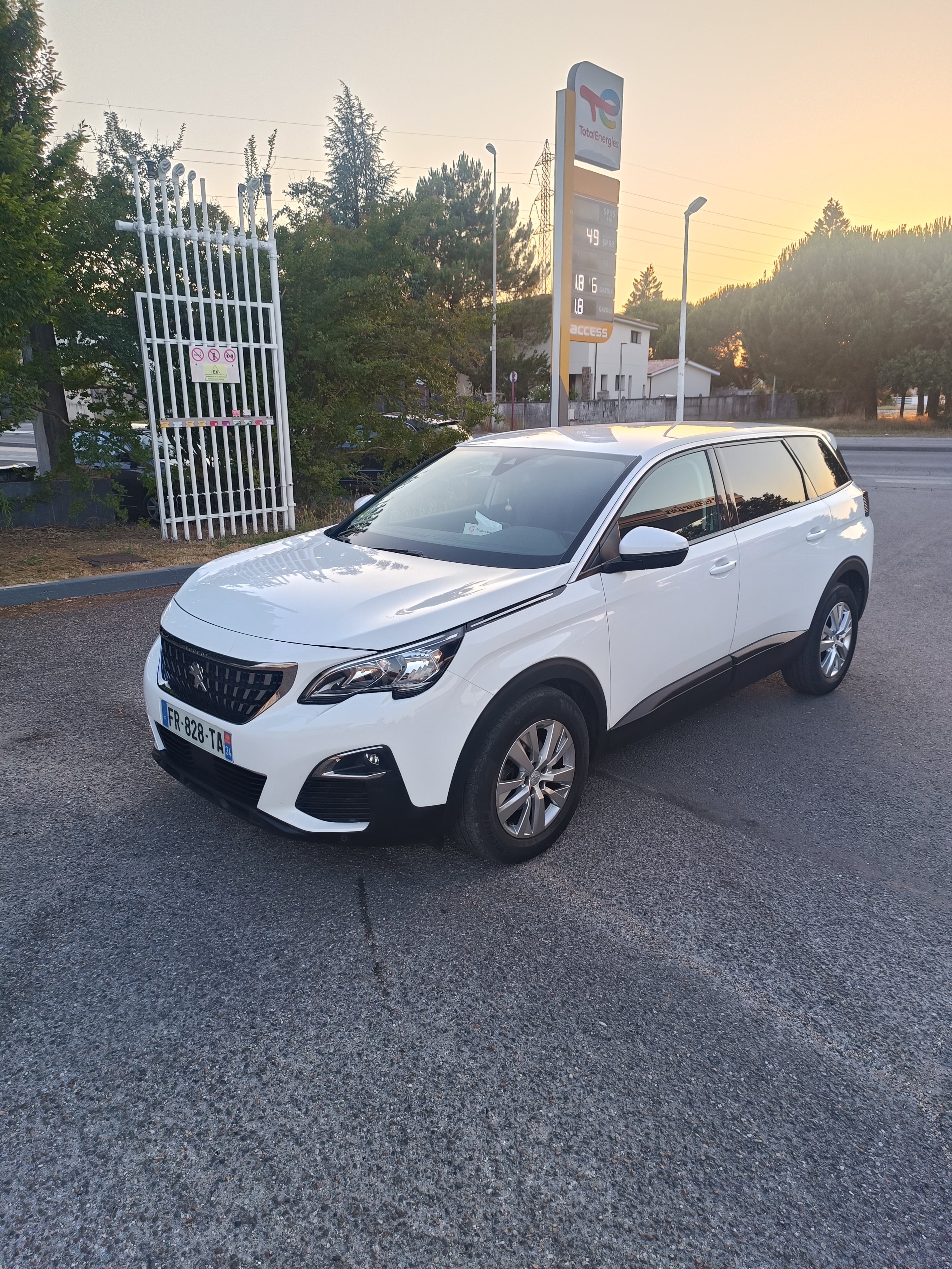 Peugeot 5008, 2020, Diesel, automatique, 7 places