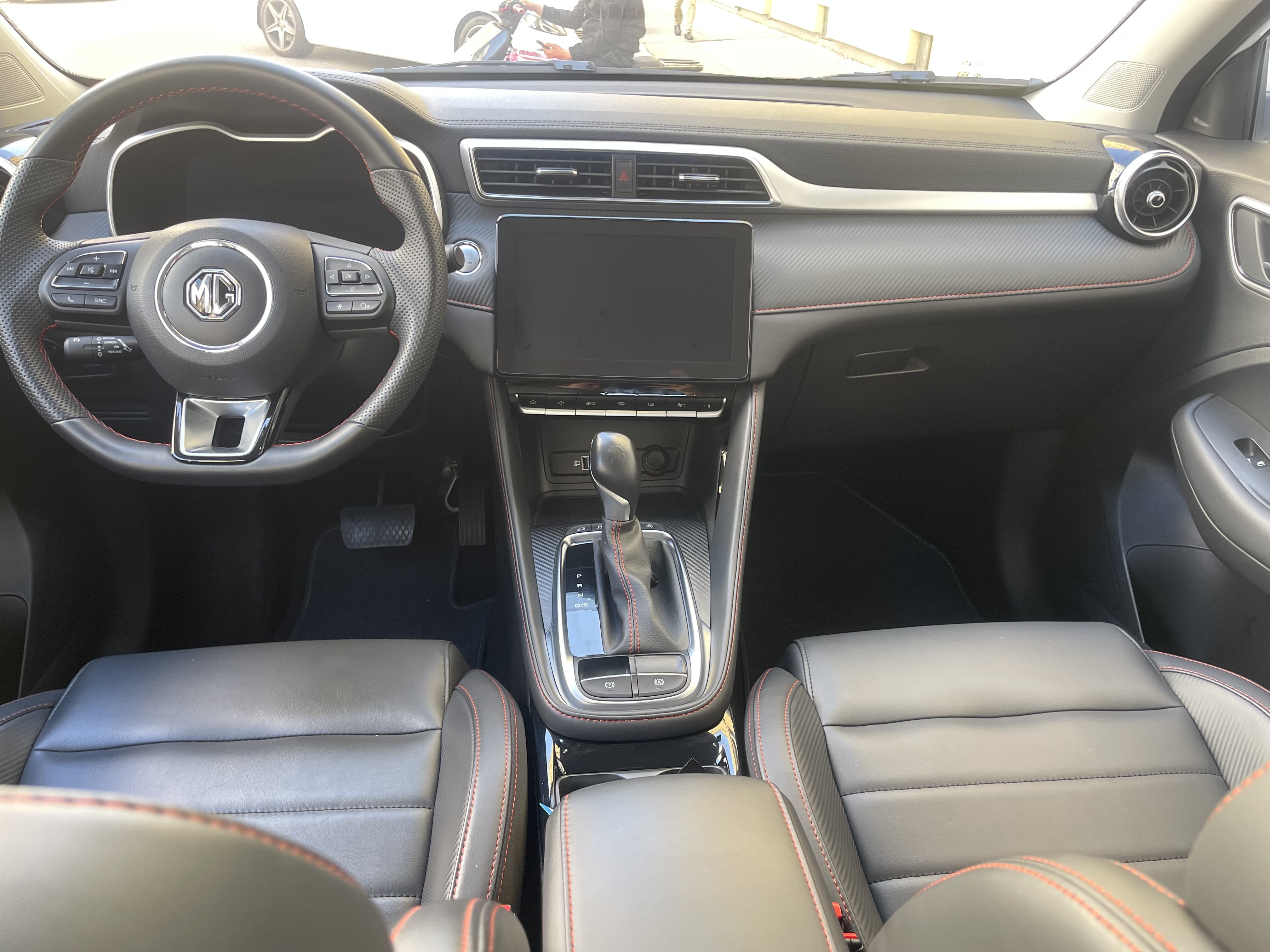 MG ZS mit Kindersitz