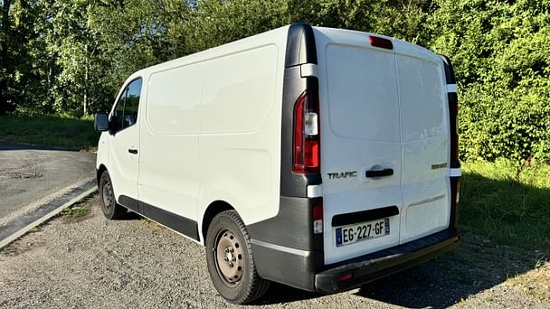 Renault Trafic Louez à côté de la rocade de Bordeaux facilement et rapidement avec B’Rent avec Régulateur de vitesse