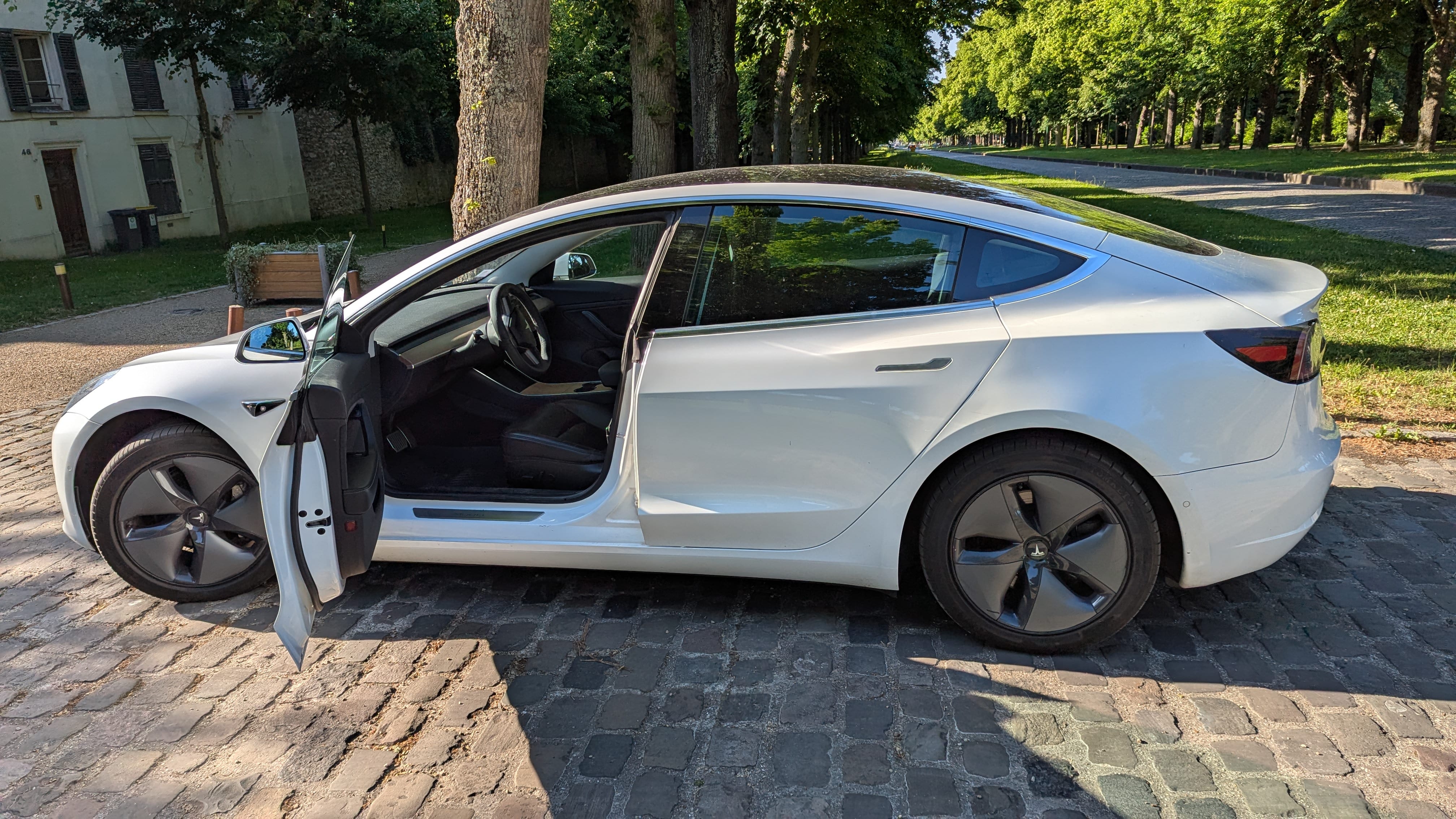 Tesla Model 3 Standard Range Plus avec Climatisation