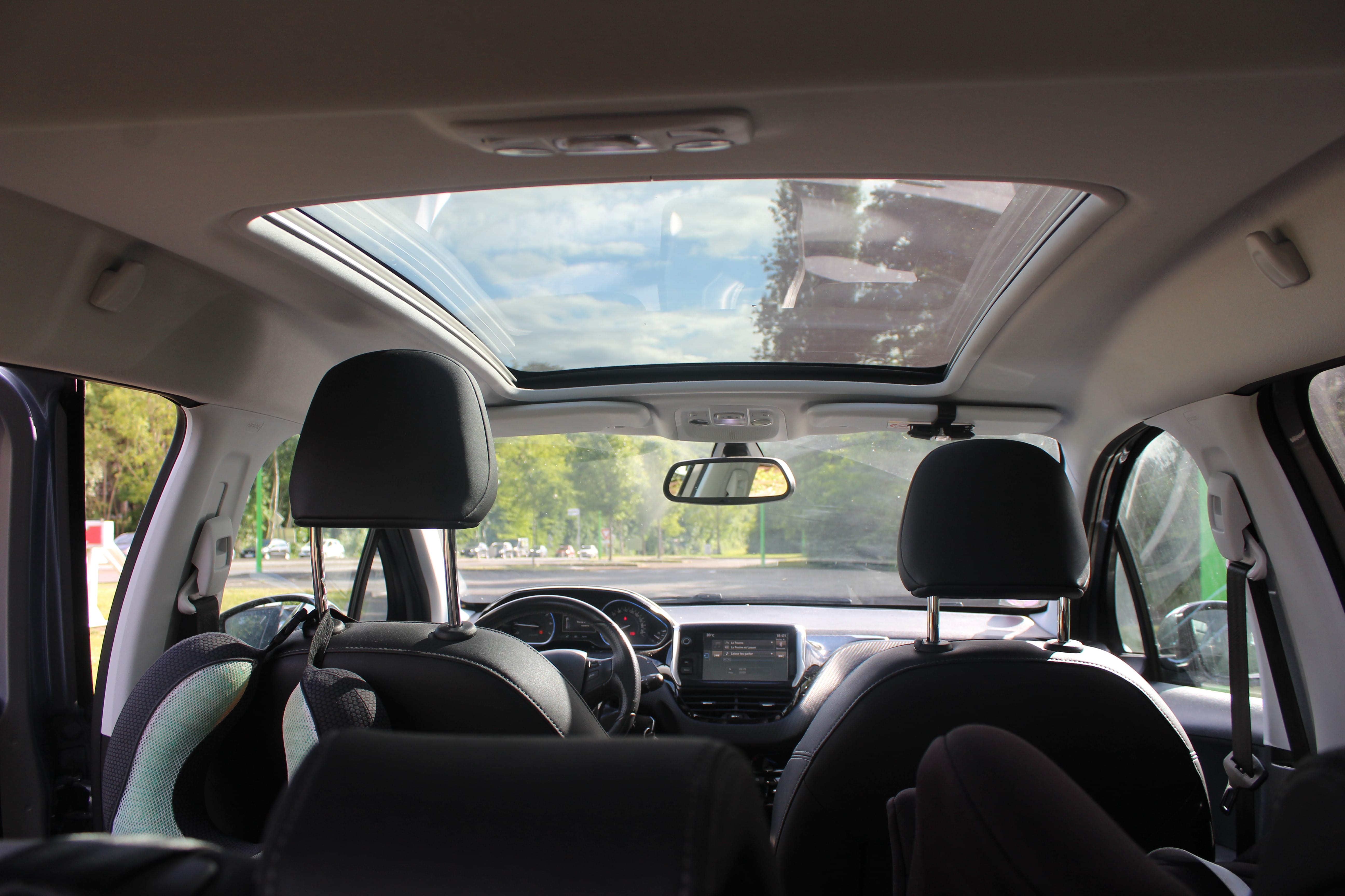 Peugeot 2008  SUV familial – spacieux, confortable & tout équipé avec Régulateur de vitesse