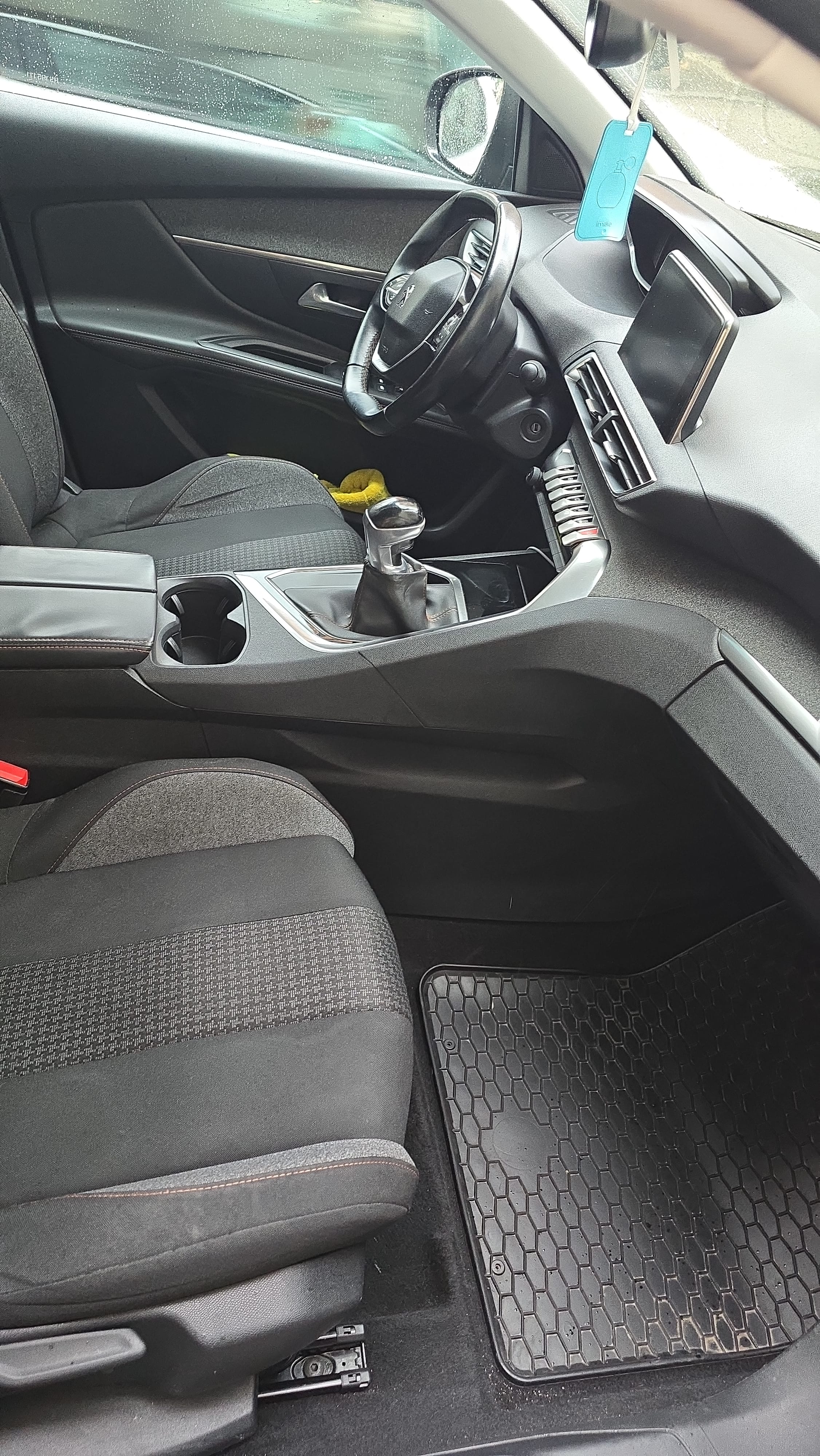 Peugeot 3008 avec Entrée audio / iPod