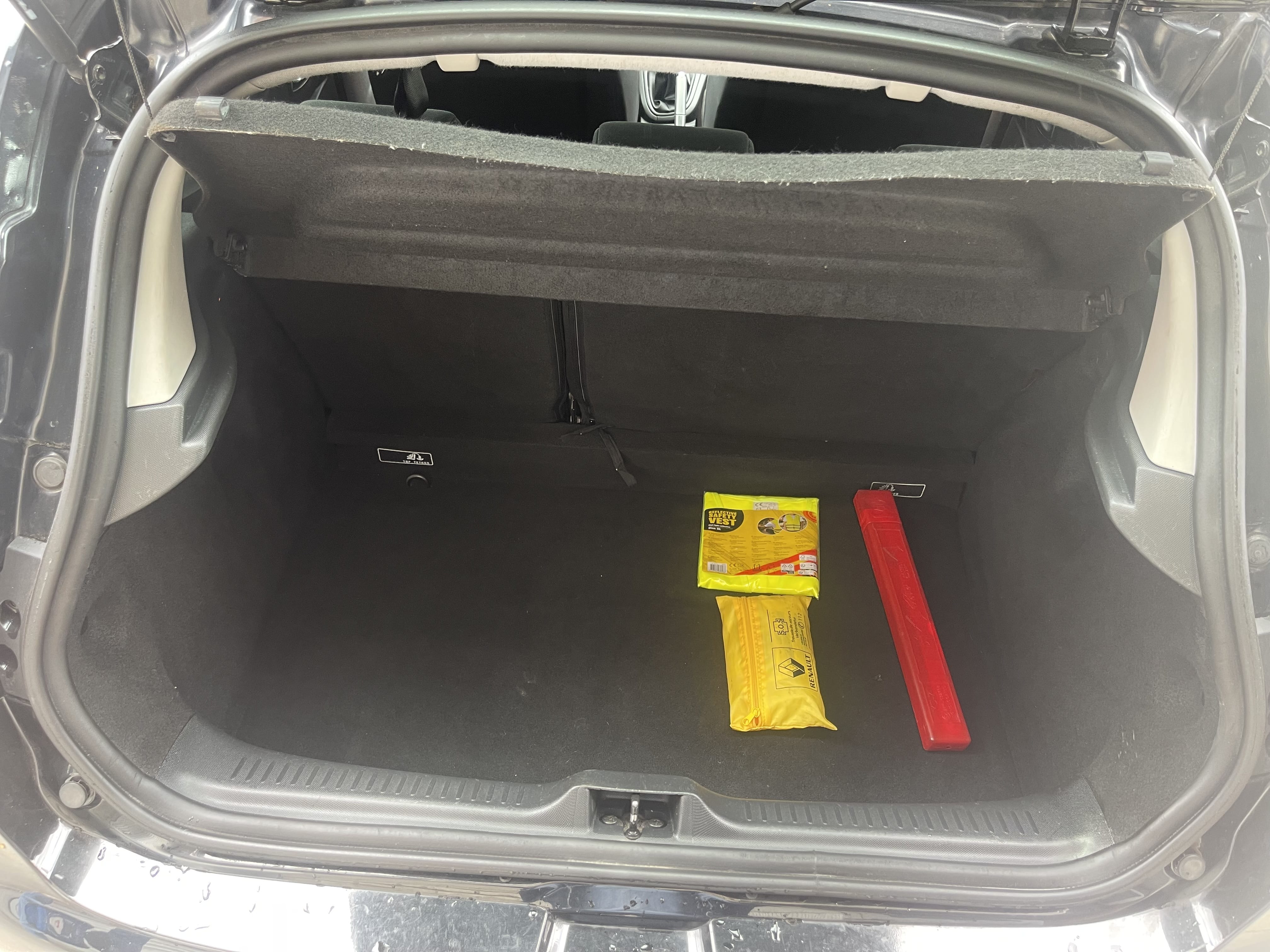 Renault Clio with Audio / iPod input