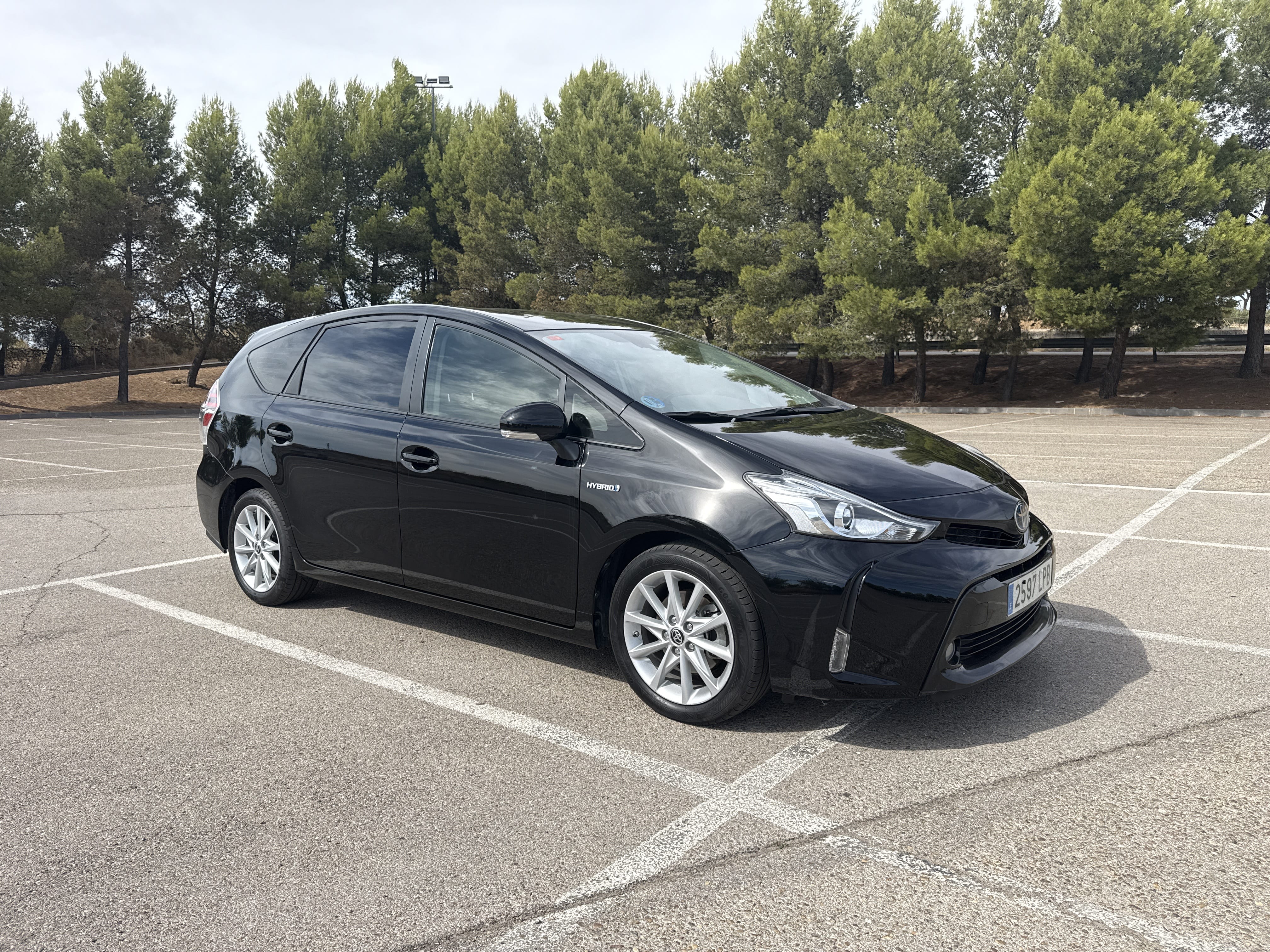 Toyota Prius + Hybrid 7 plazas, 2021, Gasolina 95 / Elektrisch (hybride), automatisch, 7 zitplaatsen