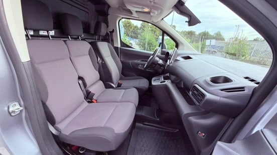 Fiat E-Doblo Cargo med Passer til rullestol