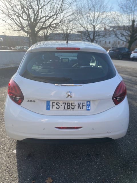 Peugeot 208 Société 1.5 BLUEHDI 100CH S&S PREMIUM PACK avec GPS