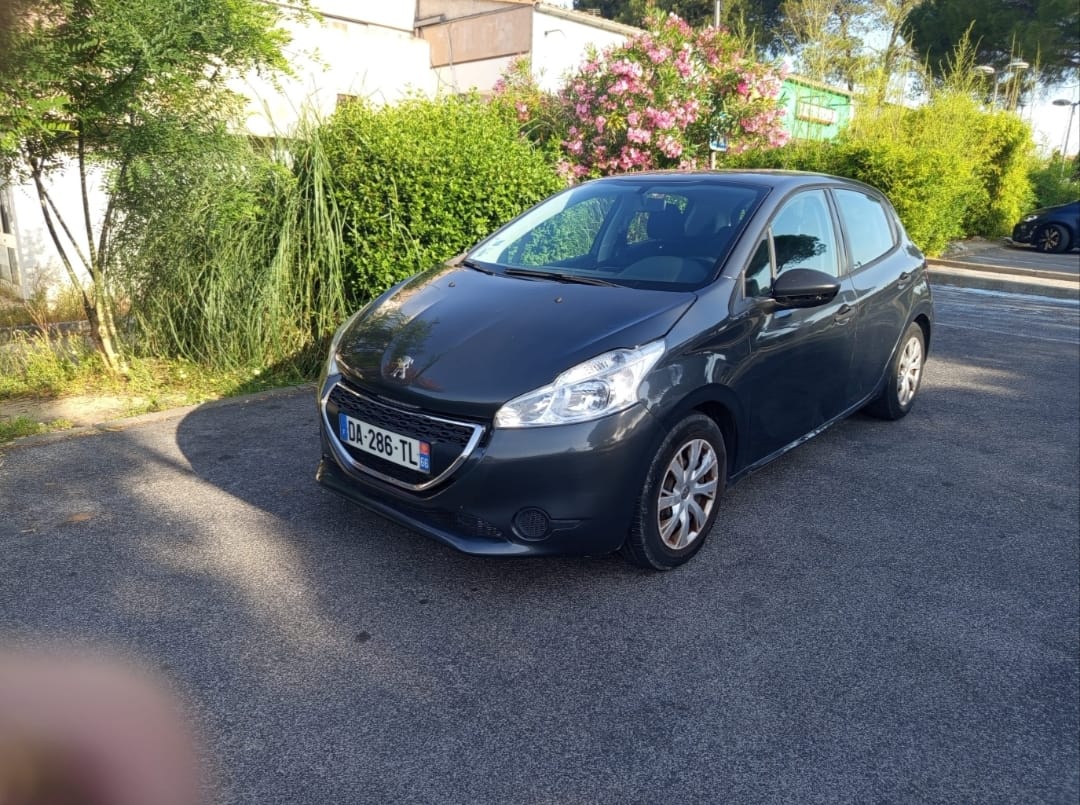 Peugeot 208 1.2 vti, 2013, Essence 95