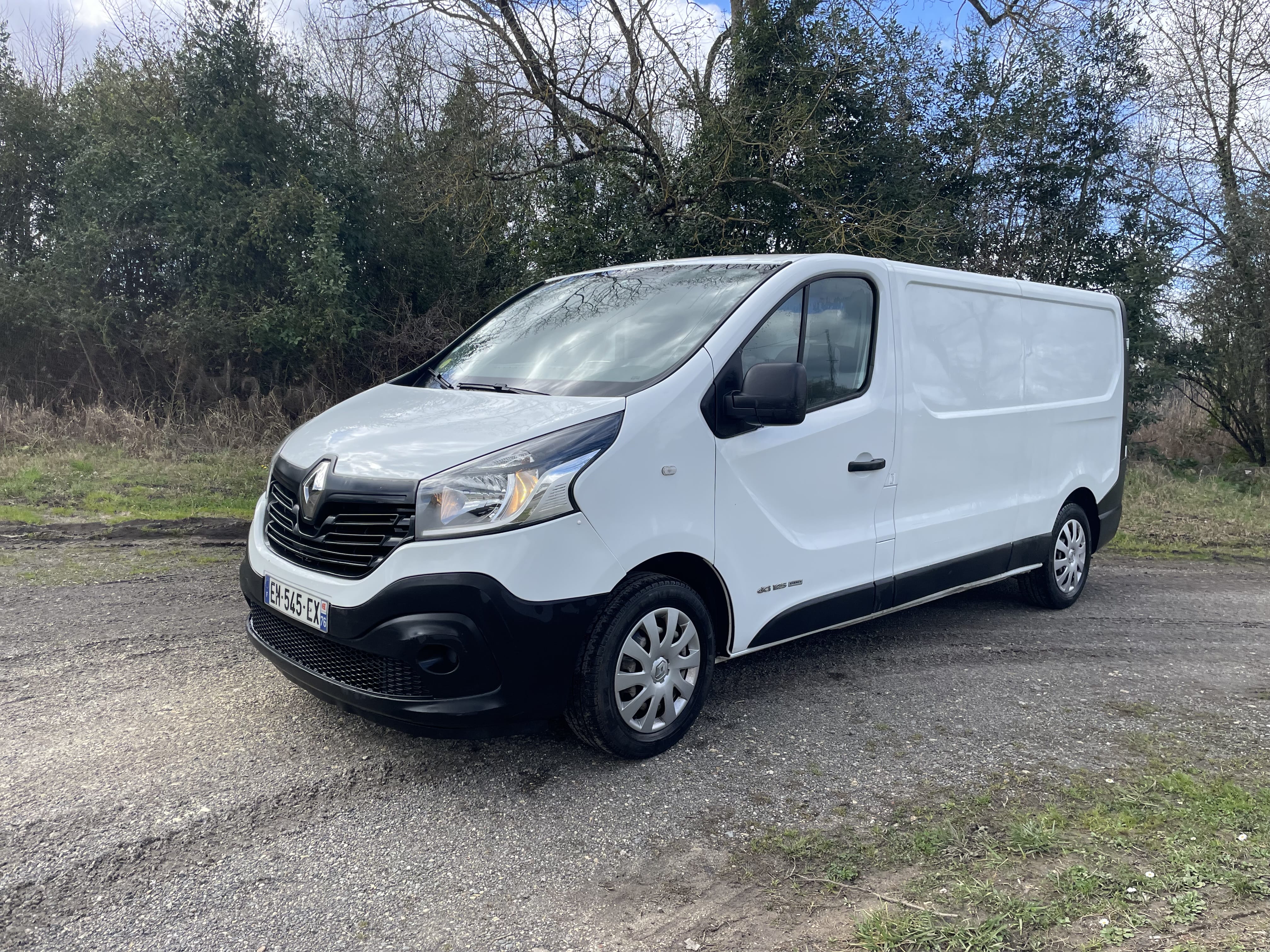 Renault Trafic  Louer version rallongée L2 à la Gare  – Idéal déménagements et transports pro !