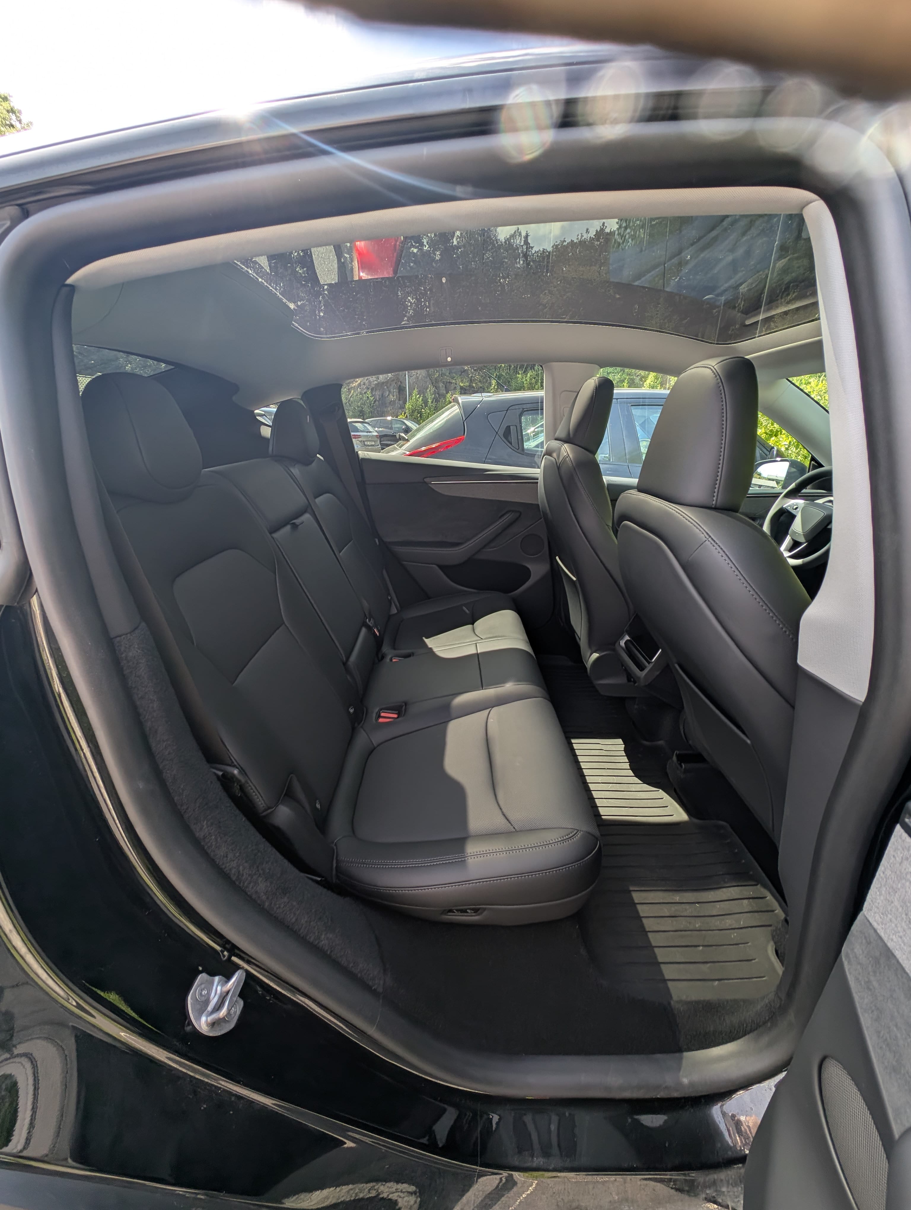 Tesla Model Y Long Range mit 4-Rad-Antrieb