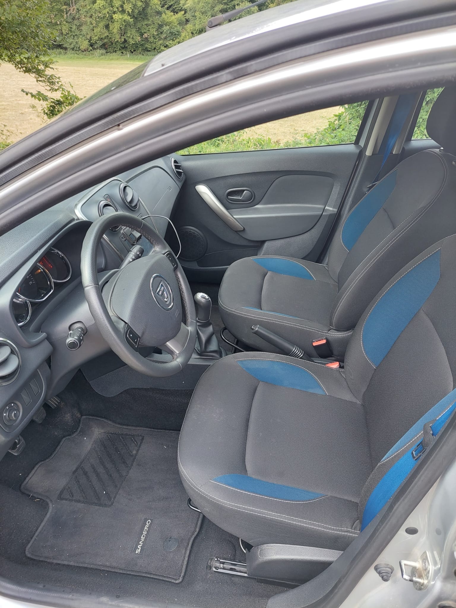 Dacia Sandero  Libre service 24/7 !!