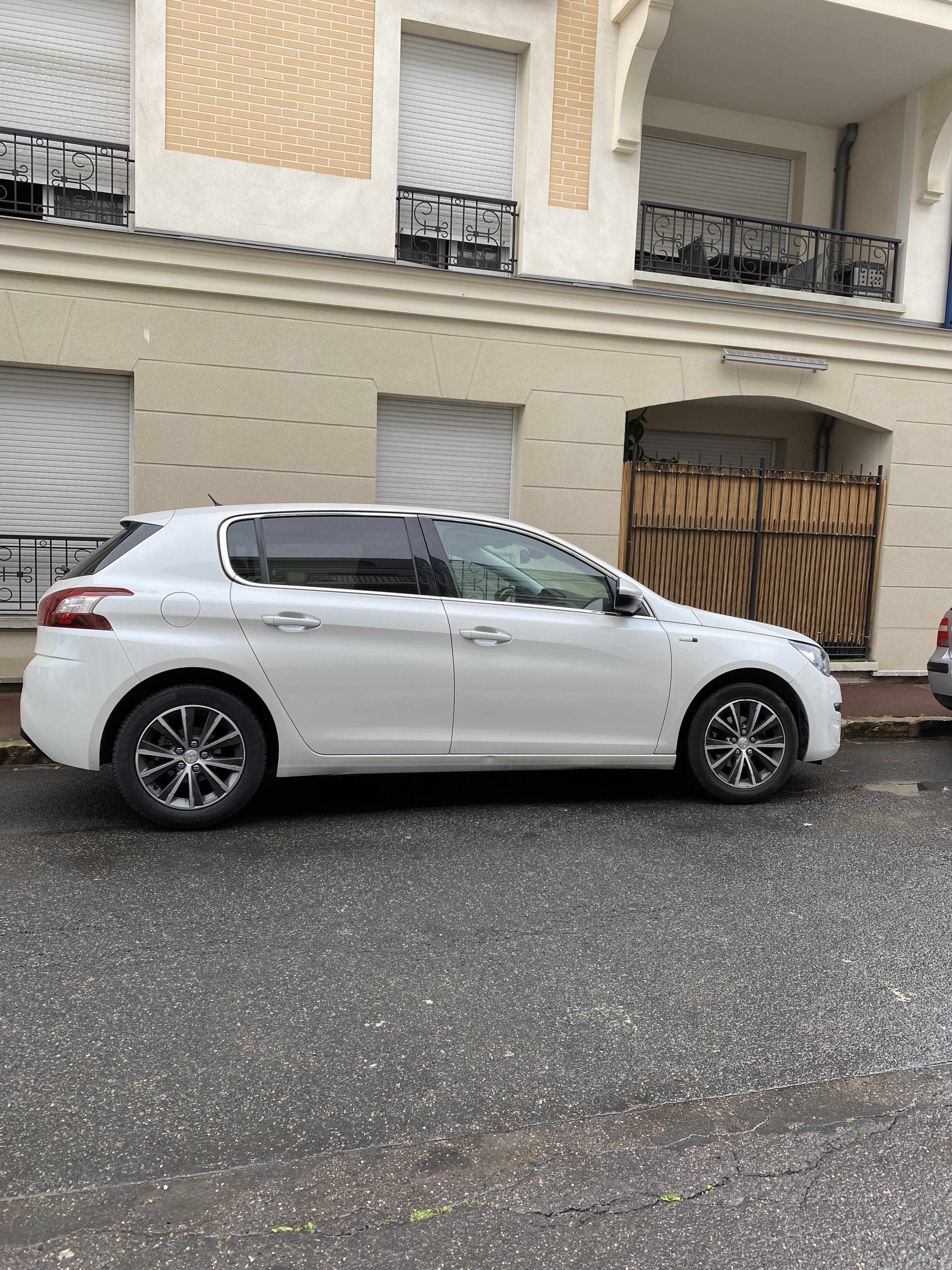 Peugeot 308 avec GPS