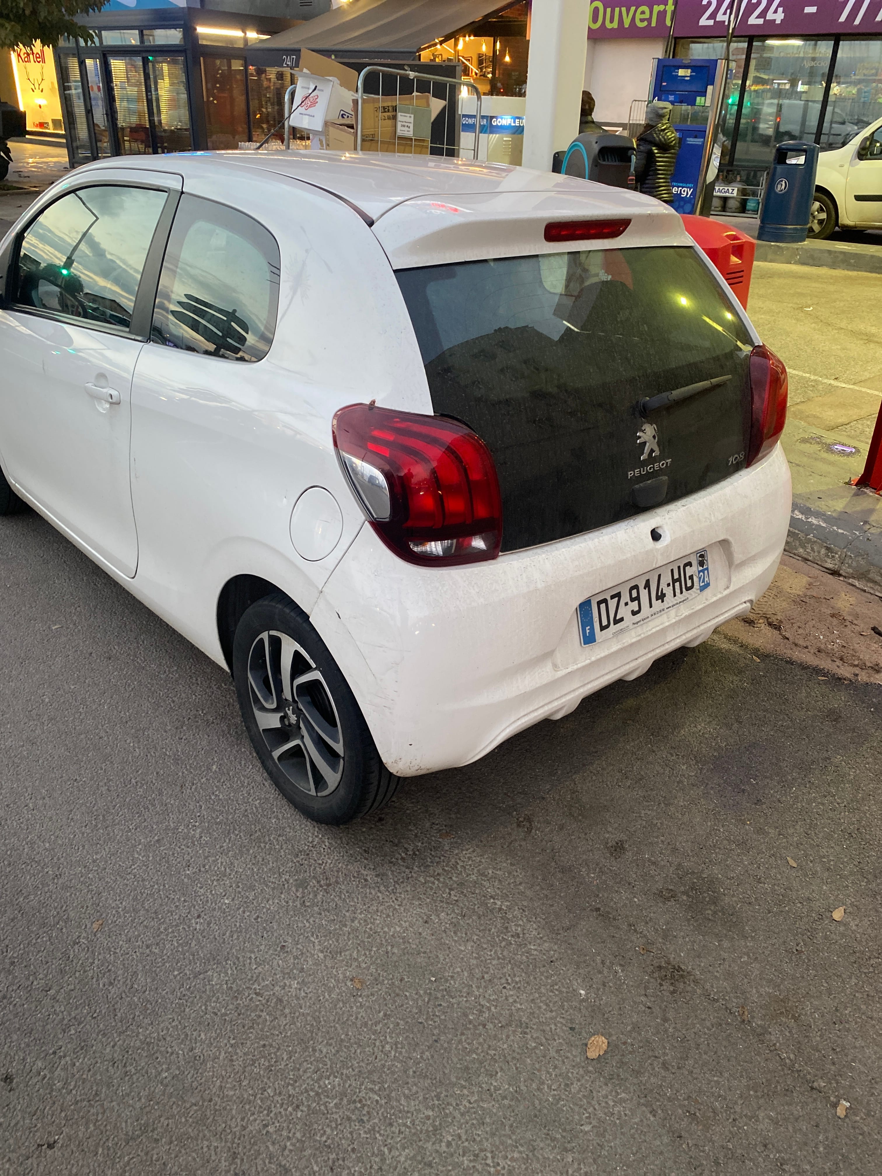 Peugeot 108 avec GPS