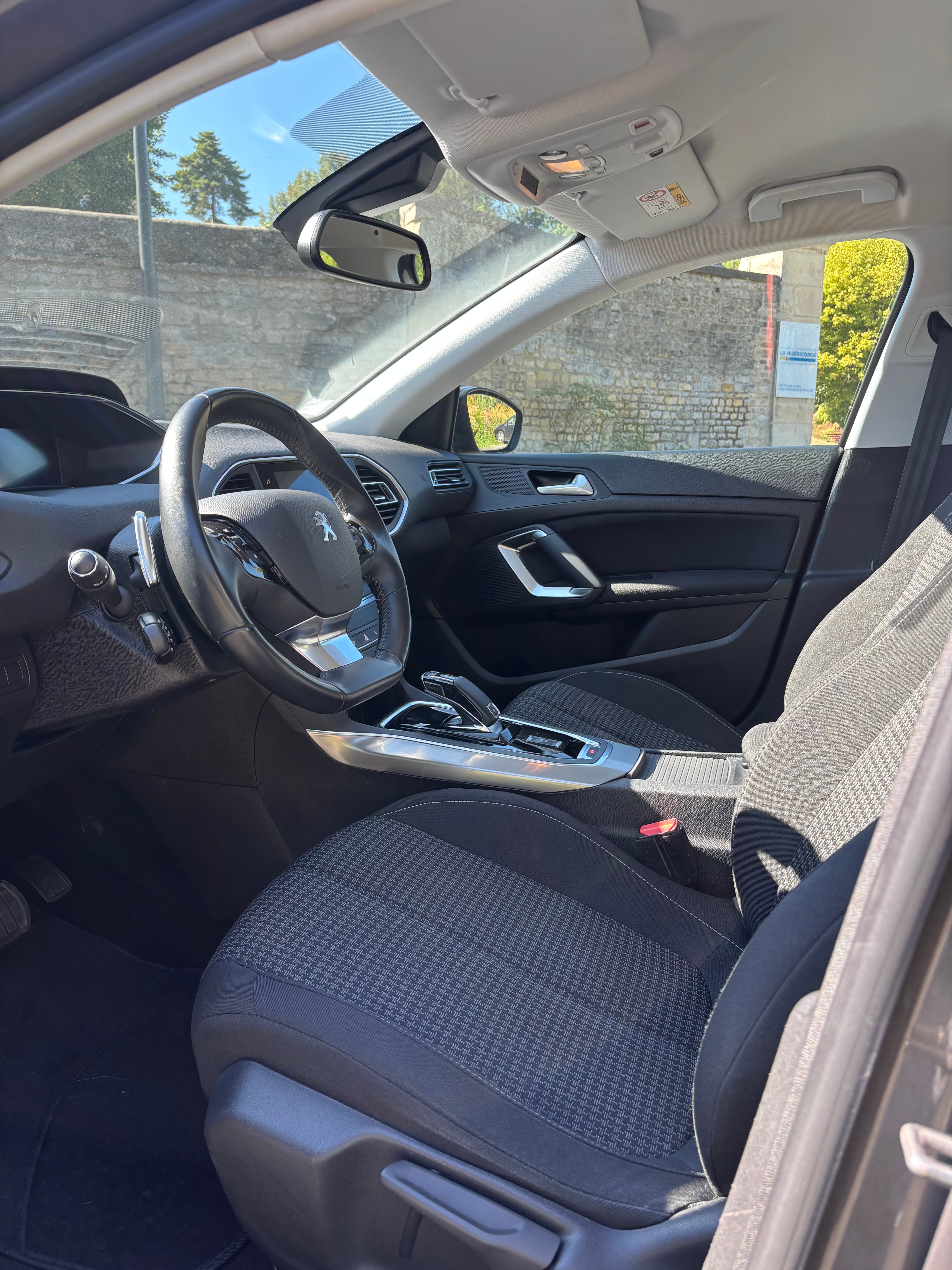Peugeot 308 SW avec Apple CarPlay