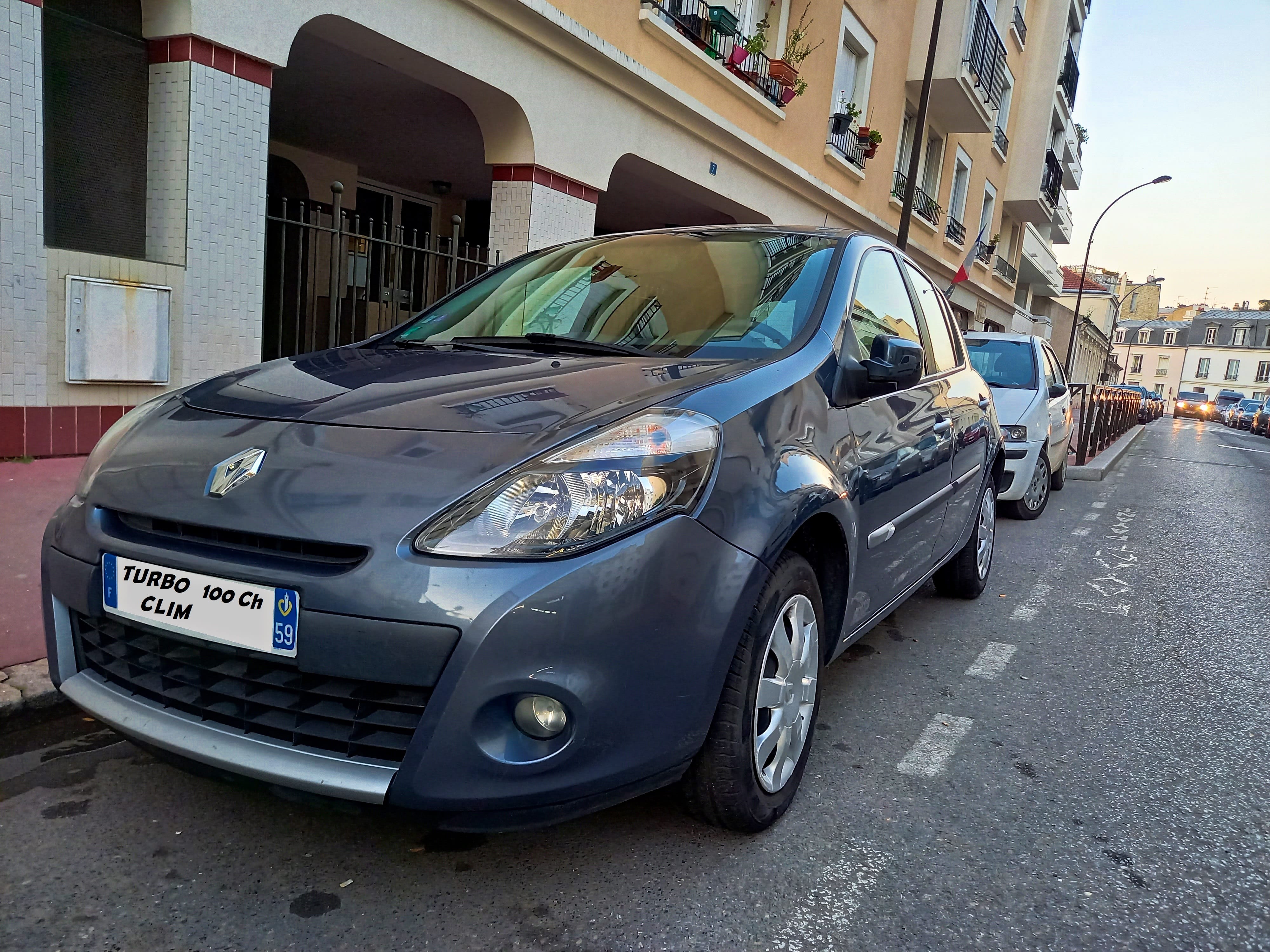 Renault Clio Tce 100 CV TURBO : Finition Expression - Climatisation - Turbo, 2011, Essence 95