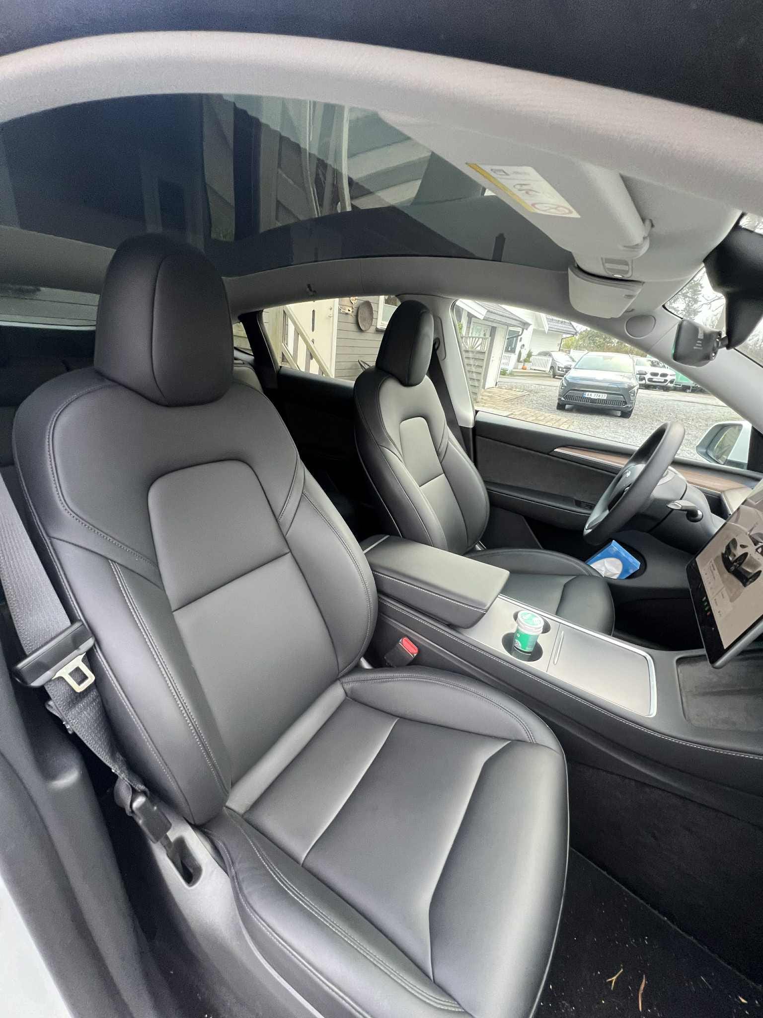 Tesla Model Y Long Range med Cruisekontroll