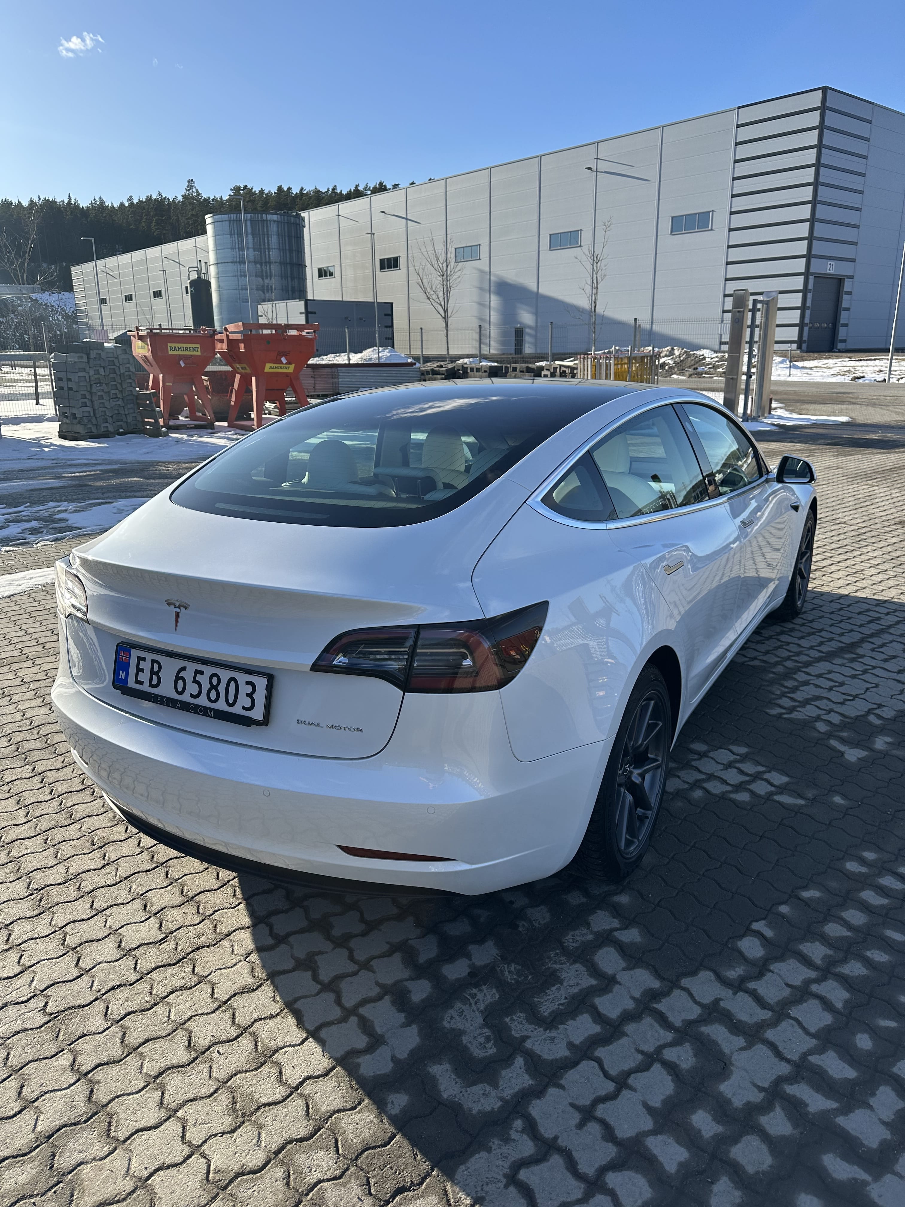 Tesla Model 3 Long Range 560km WLTP med Aircondition