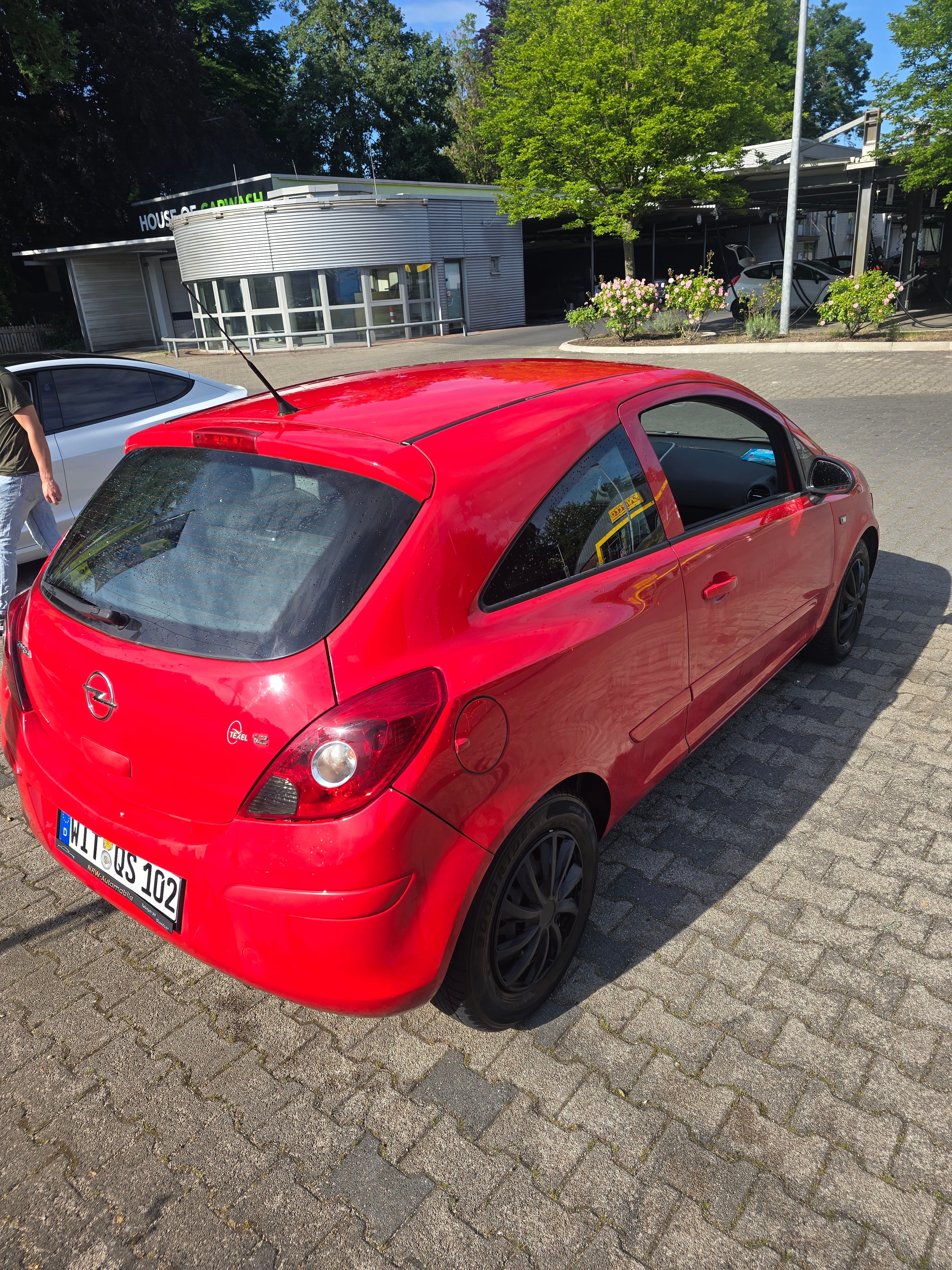 Opel Corsa mit Navigationsgerät