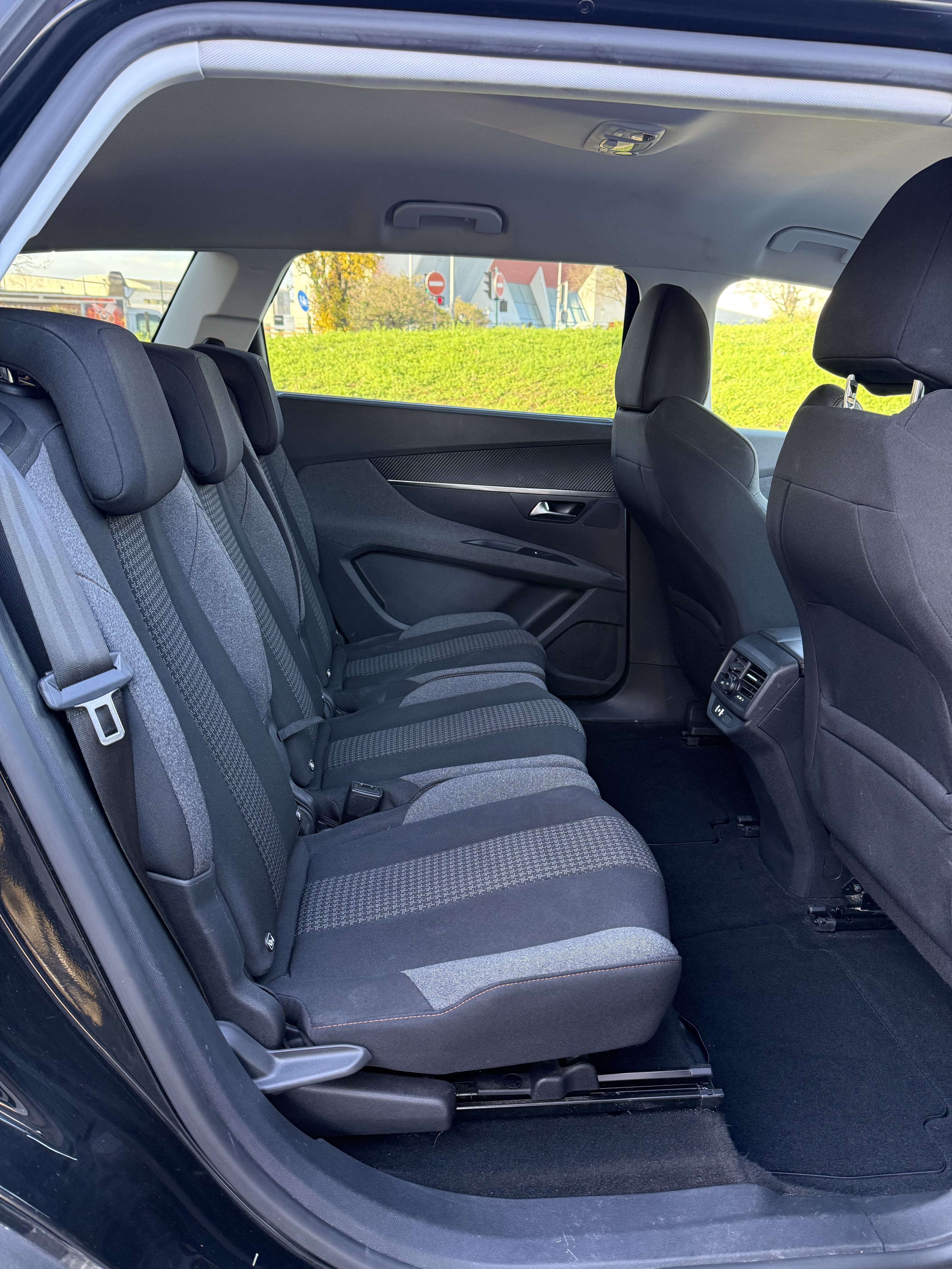 Peugeot 5008 - Boîte auto 7 places avec Audio Bluetooth