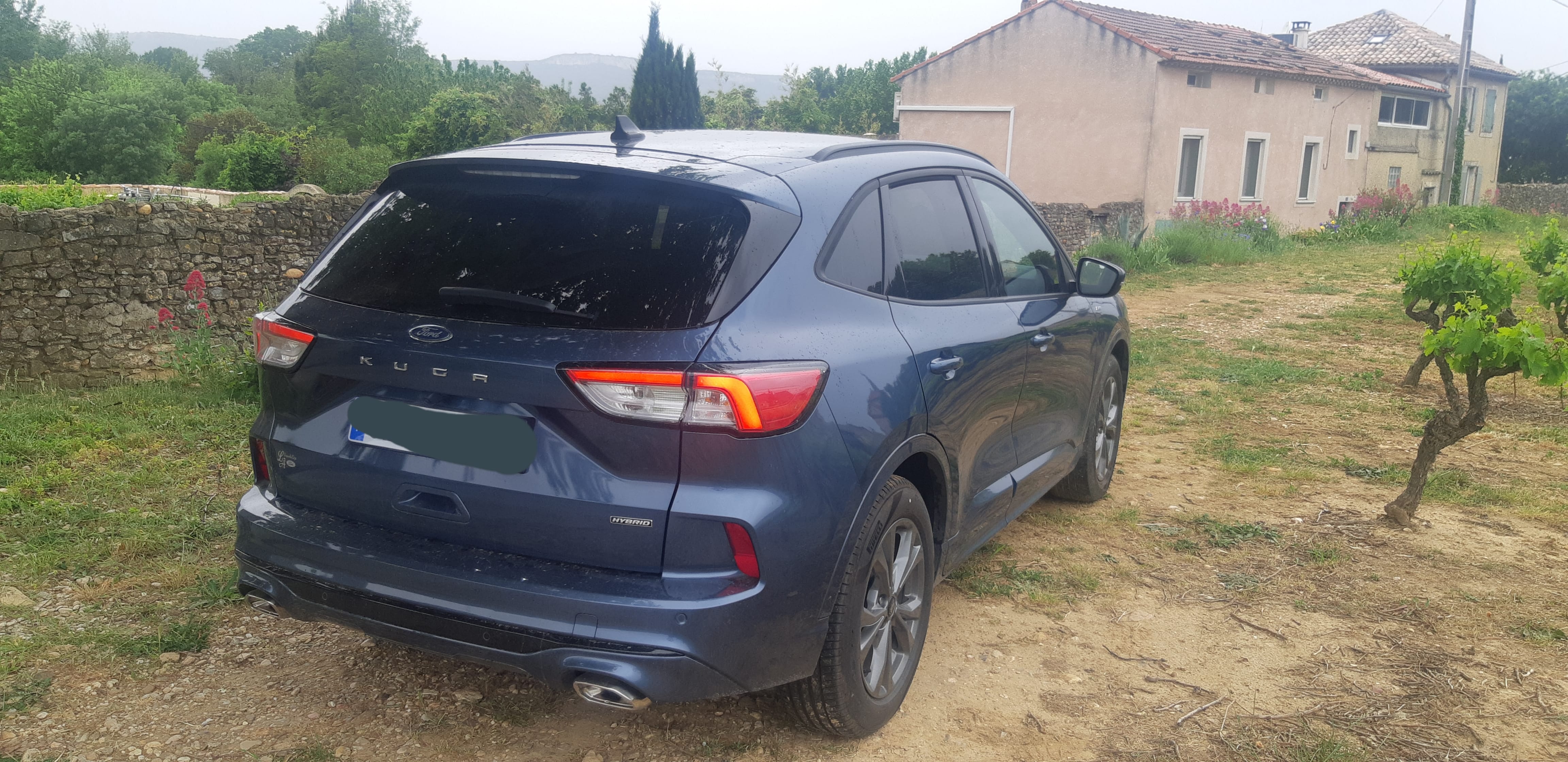 Ford Kuga 2.5L Hybride E85 190cv finition ST LINE avec Climatisation