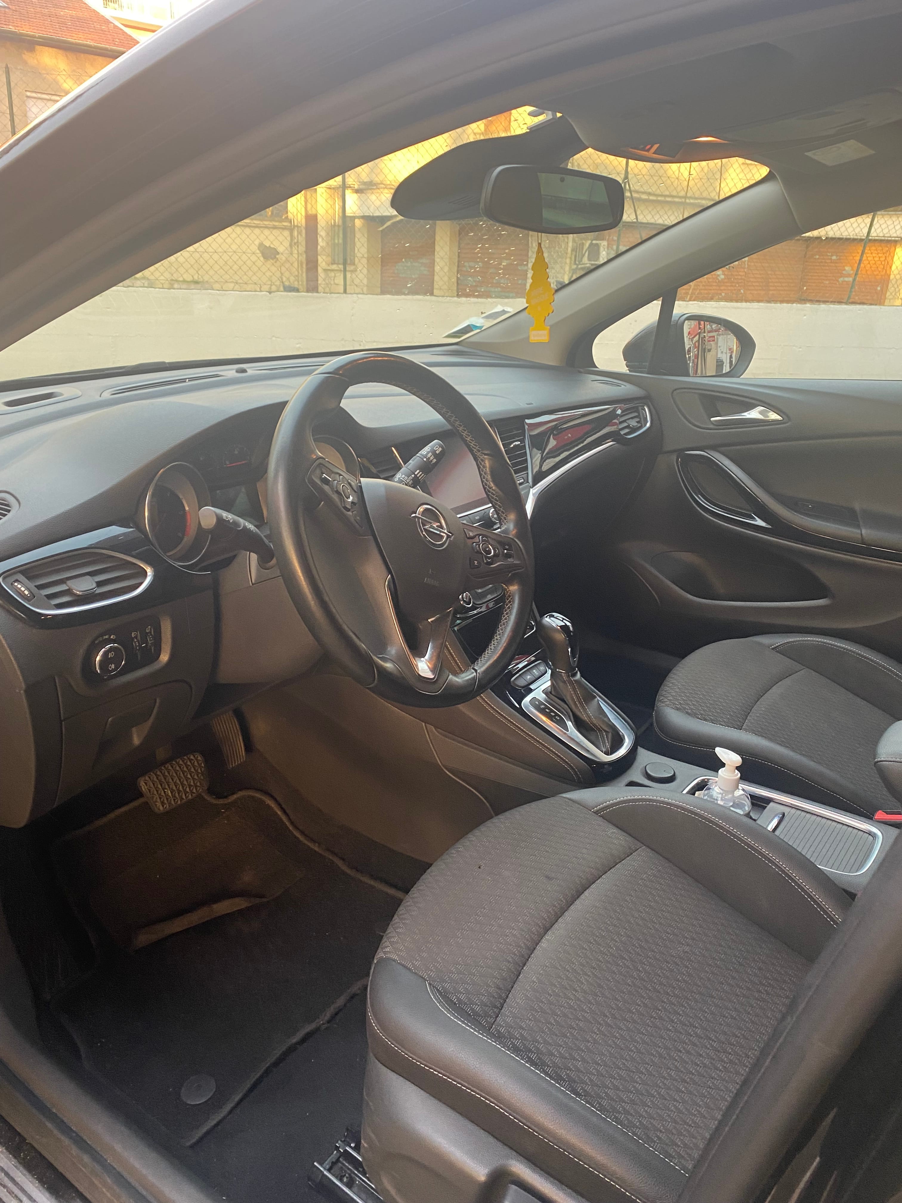 Opel Astra avec Régulateur de vitesse