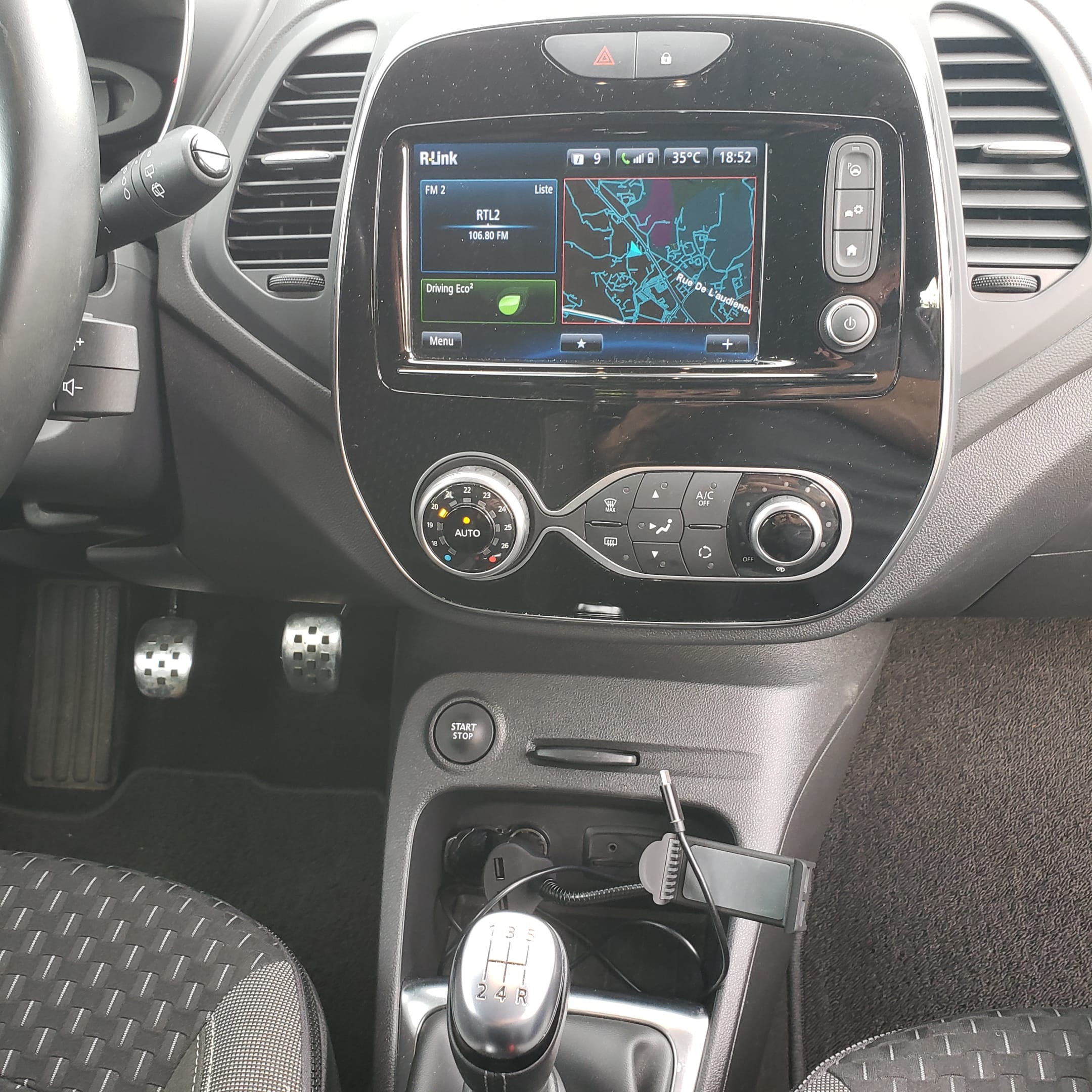 Renault Captur Aeroport Marseille, 24/24 , excellent état, bien équipée avec Entrée audio / iPod